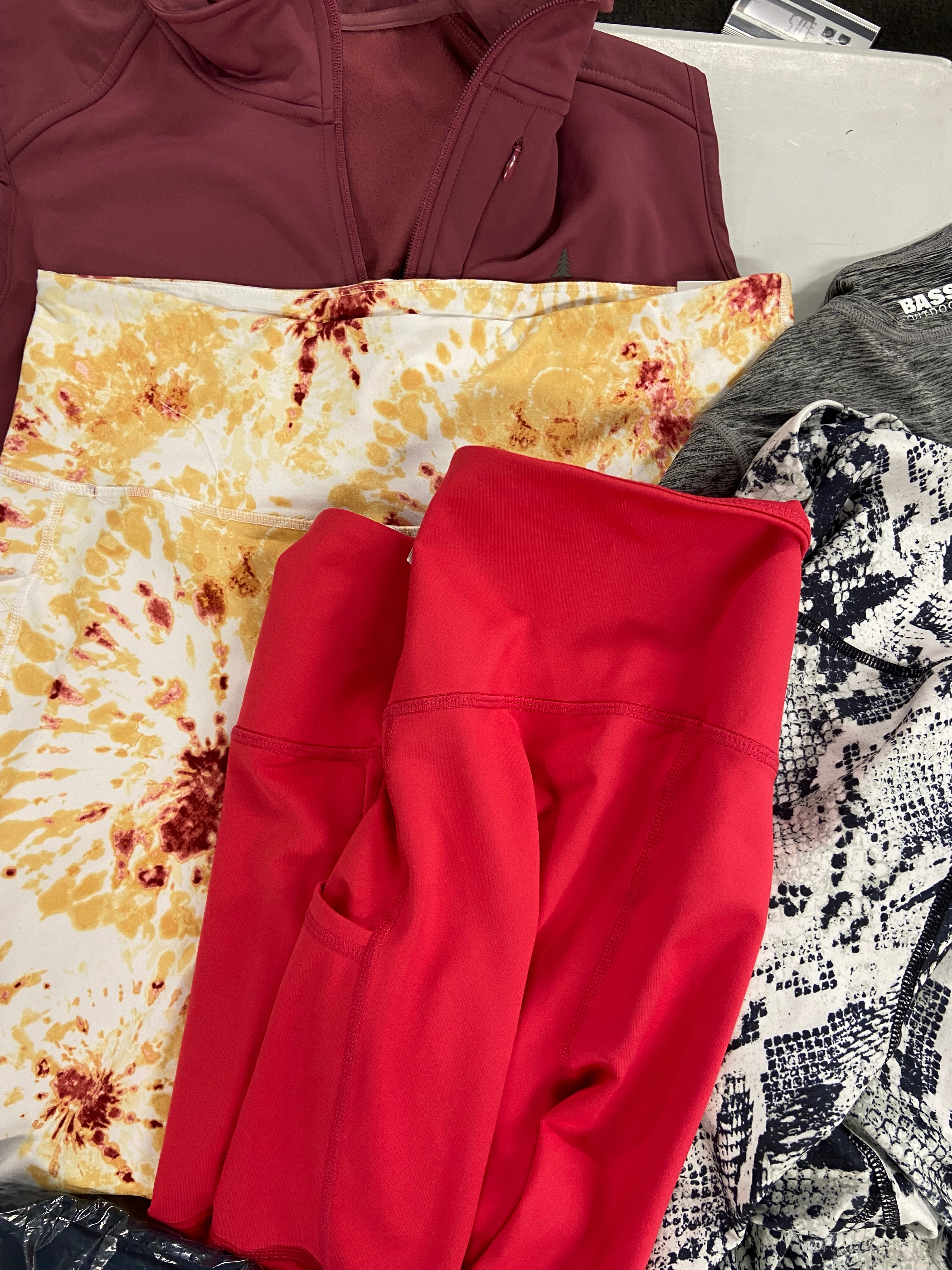 Women's Clothing Activewear Wholesale Lot, DKNY, CK PERFORMANCE, COLUMBIA, NATORI, BASS OUTDOOR 15 items, Shelf Pulls, MSRP $515
