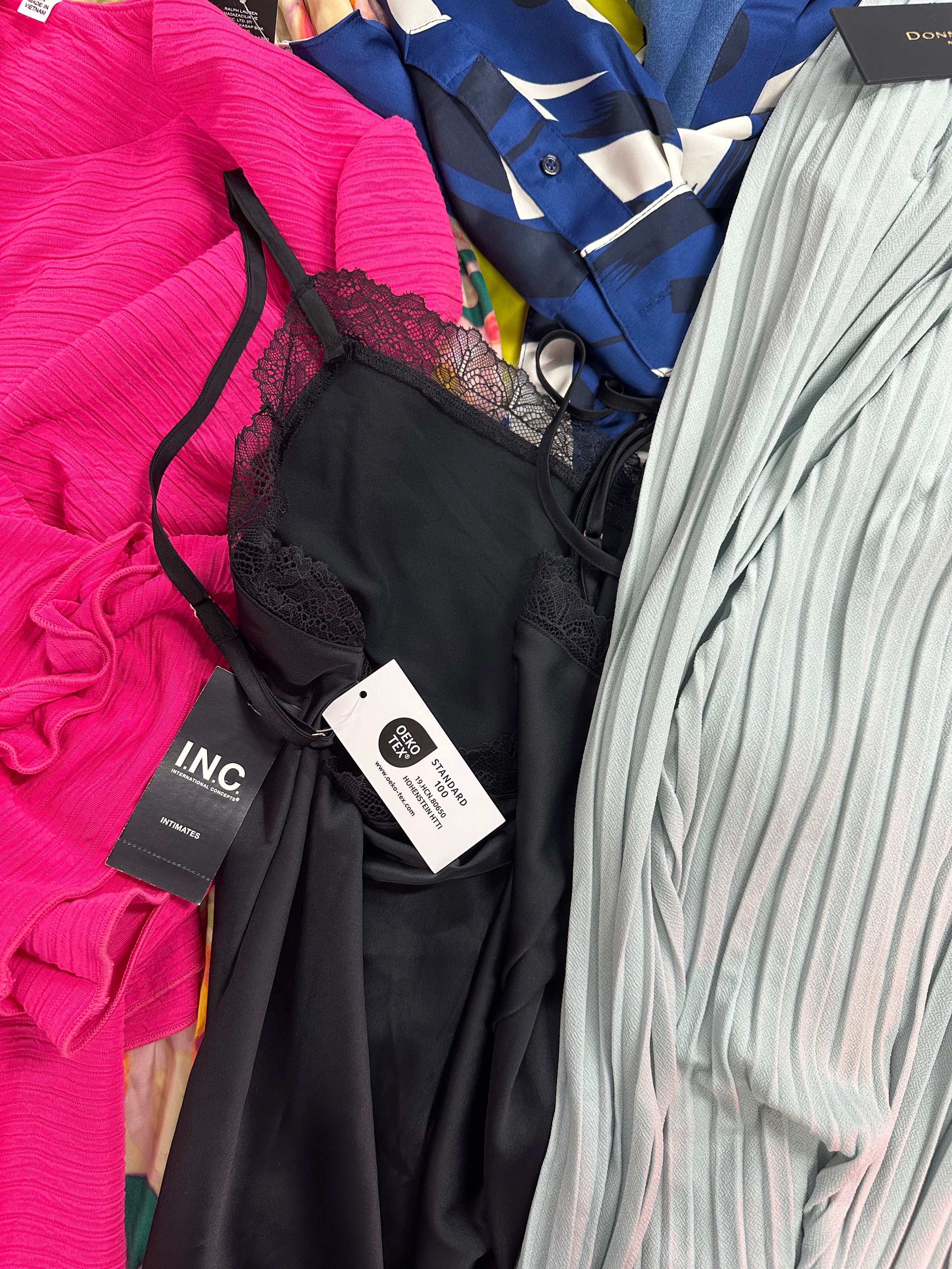 Women's Clothing Assorted Wholesale Lot, DONNA KARAN, POLO RALPH LAUREN, VINCE CAMUTO, NY COLLECTION and more, 10 items, Shelf Pulls, MSRP $870