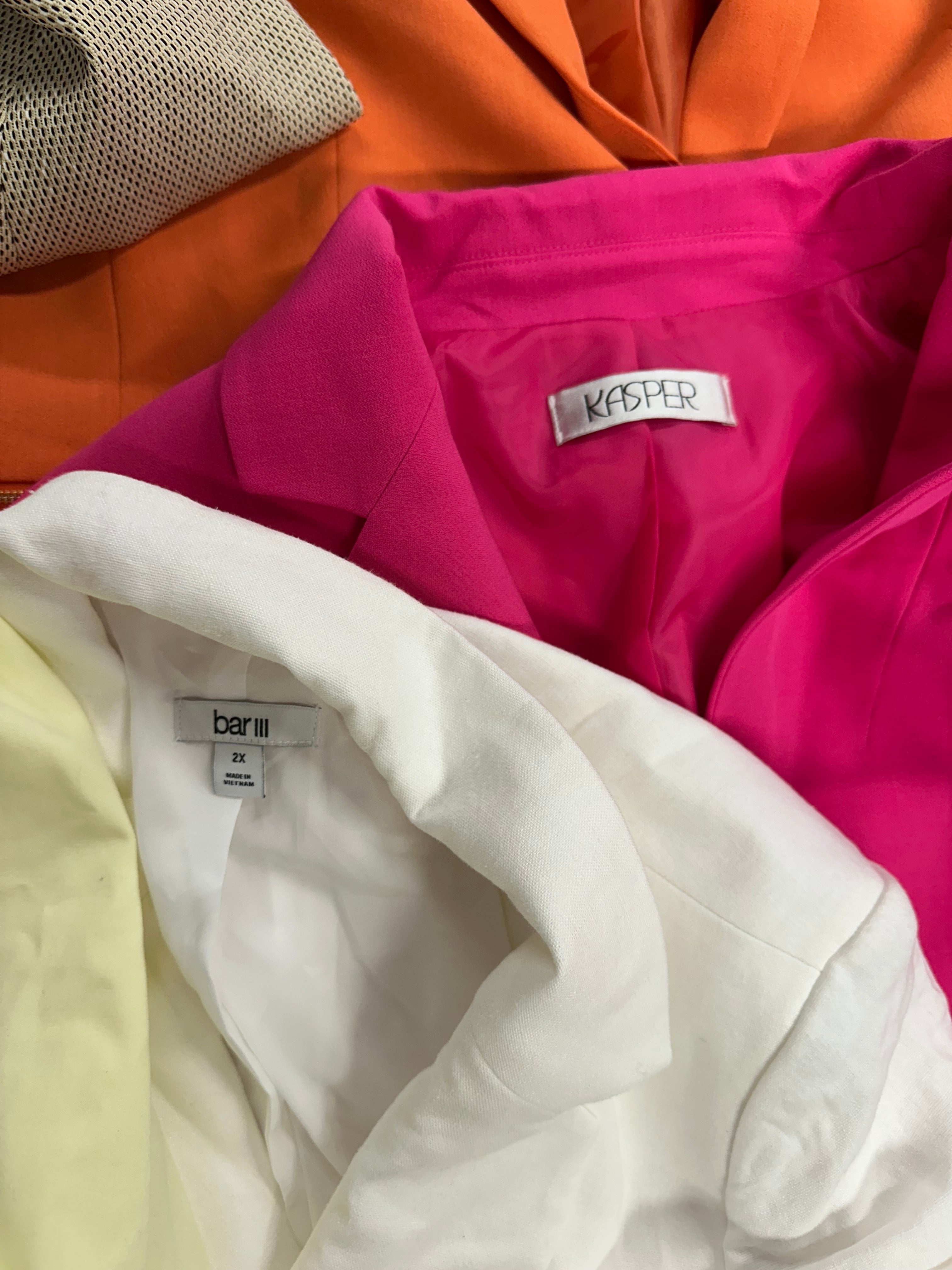 Women's Clothing Blazer Wholesale Lot, CALVIN KLEIN, LE SUIT, KASPER and more, 5 items, Shelf Pulls, MSRP $582