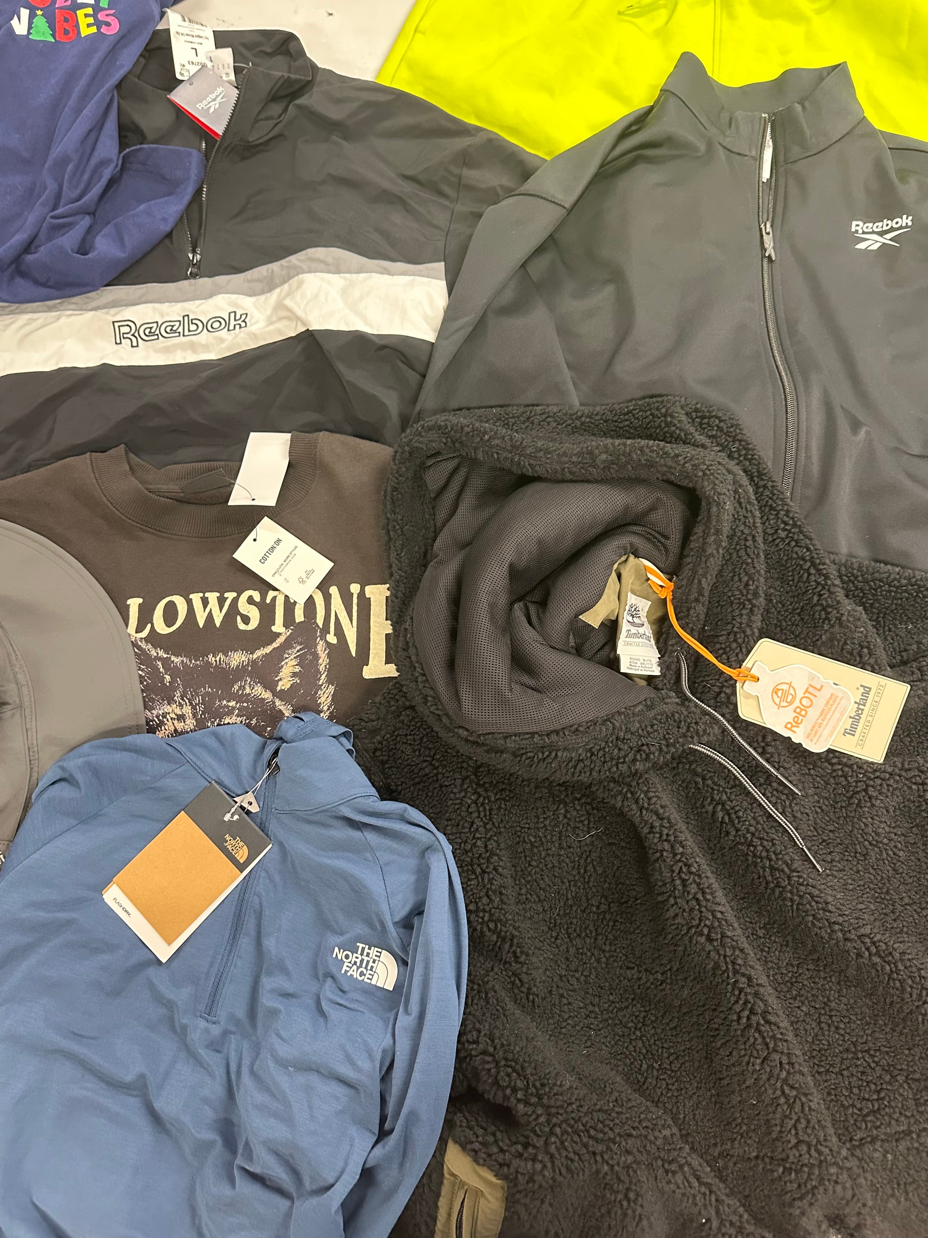 Men's Clothing Assorted Wholesale Lot, TIMBERLAND, NORTH FACE, COLUMBIA, REEBOK and more, 8 items, Shelf Pulls, MSRP $430
