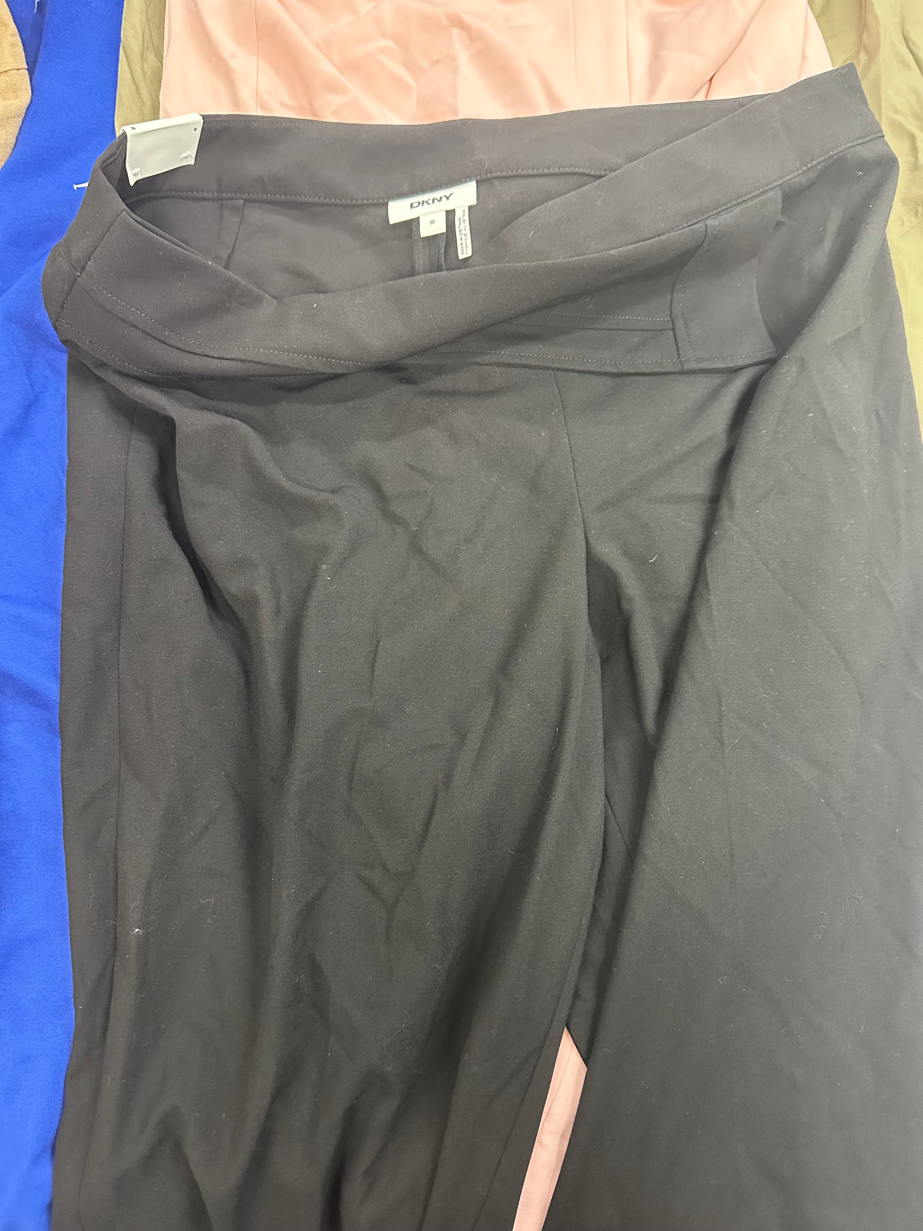 Women's Clothing Pants Wholesale Lot, DKNY, CALVIN KLEIN, and BAR III, 7 Items, Shelf Pulls, MSRP $613