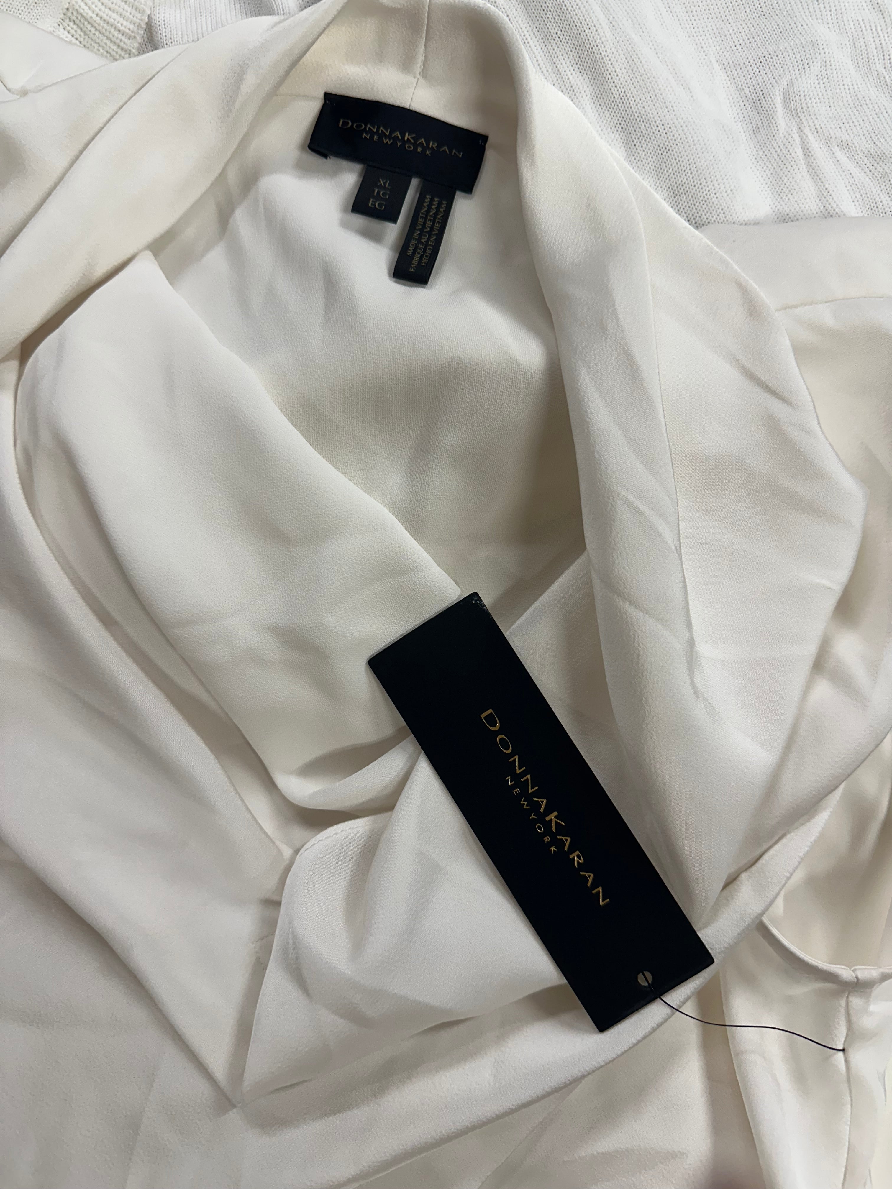 Women's Clothing Assorted Wholesale Lot, DKNY, MICHAEL KORS, REEBOK, VINCE CAMUTO, WHITE MARK and more, 10 items, Shelf Pulls, MSRP $797