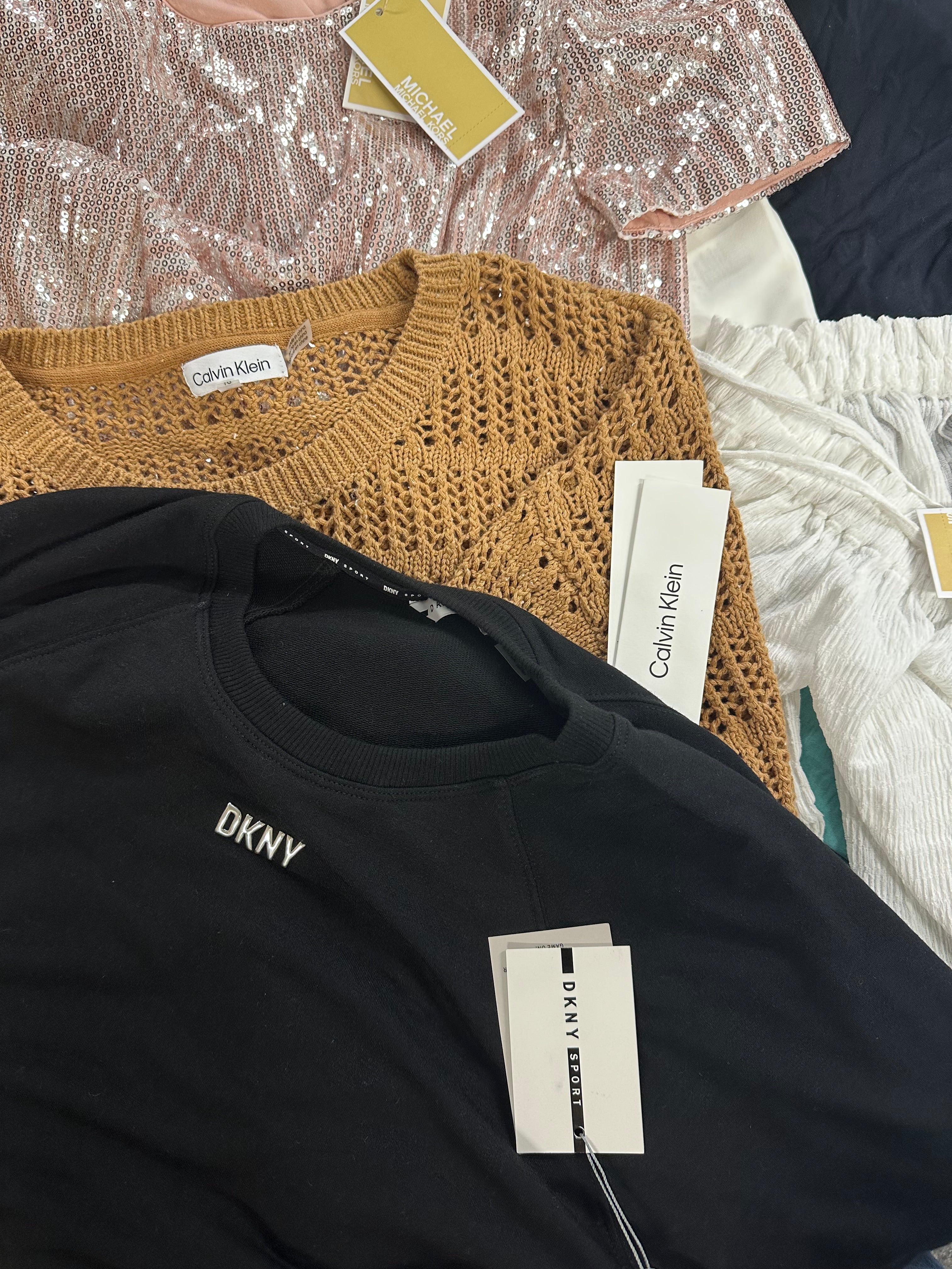 Women's Clothing Tops Wholesale Lot, MICHAEL KORS, LUCKY BRAND, CALVIN KLEIN, DKNY, REEBOK and more, 14 items, Shelf Pulls, MSRP $859