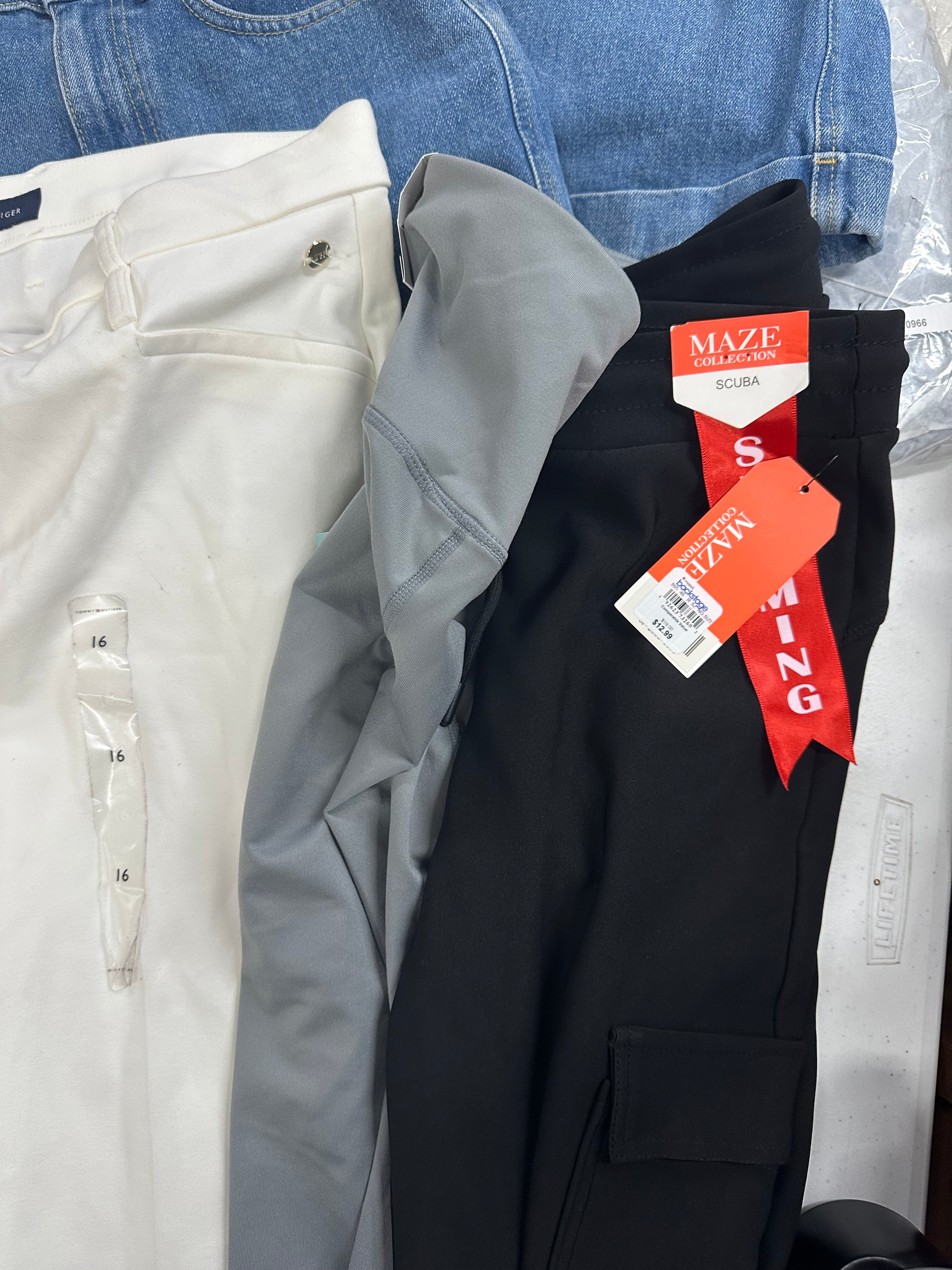 Women's Clothing Bottoms Wholesale Lot, MICHAEL KORS, TOMMY HILFIGER, GUESS, KARL LAGERFELD, AMERICAN APPAREL and more, 12 items, Shelf Pulls, MSRP $778