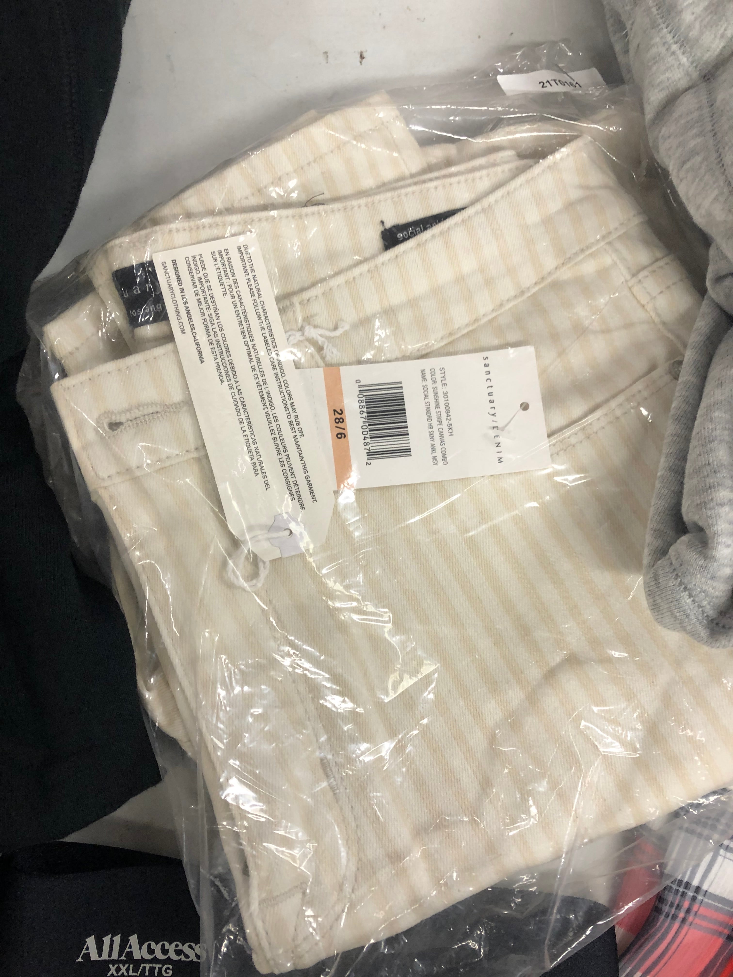 Women's Clothing Bottom Wholesale Lot, JOE'S, TOMMY HILFIGER, HUDSON, SANCTUARY and more, 13 items, Shelf Pulls, MSRP $1,180