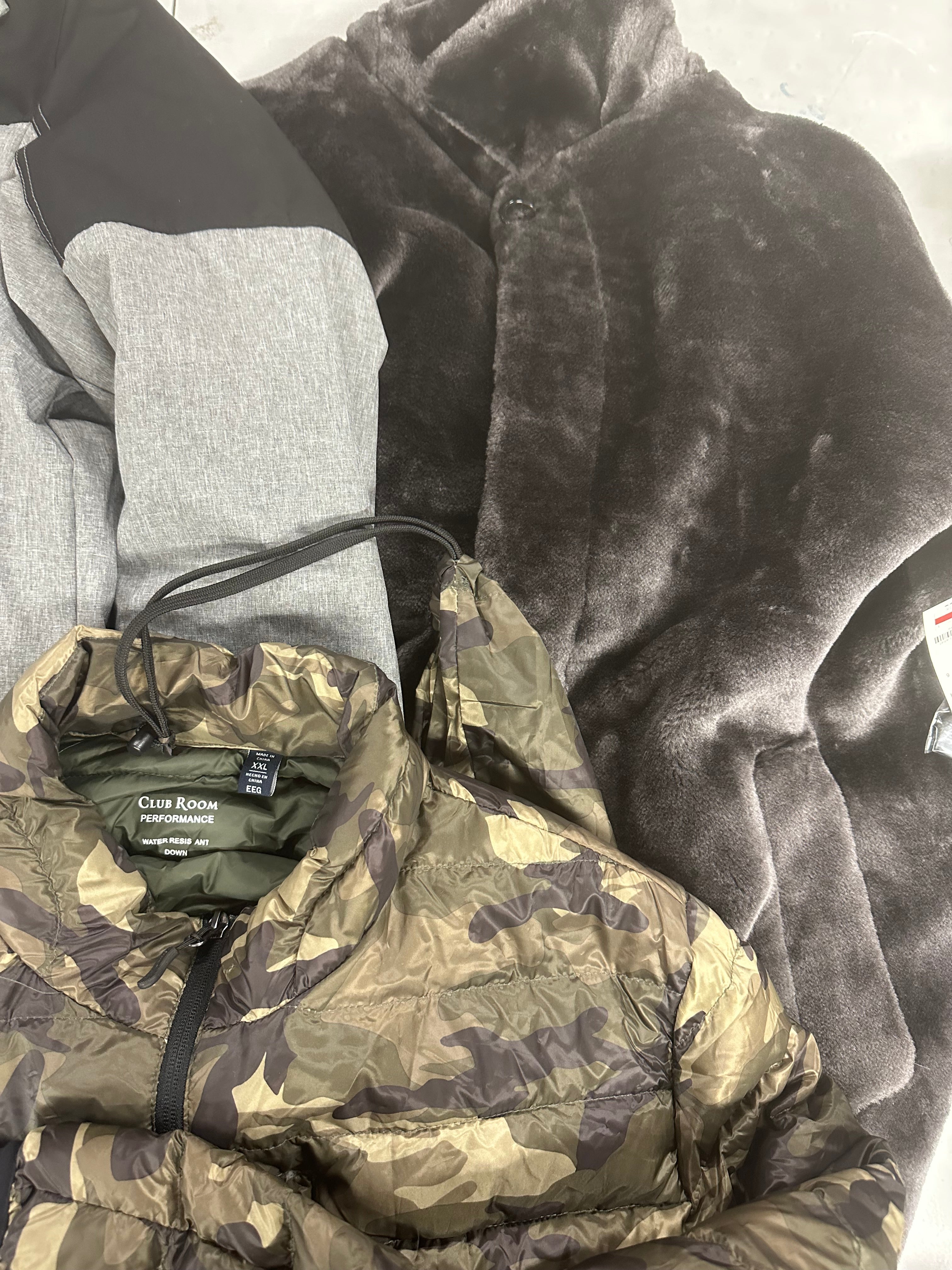 Men's Clothing Outerwear and more, Wholesale Lot, LEVI'S, CLUB ROOM, INC, 4 items, Shelf Pulls, MSRP $485