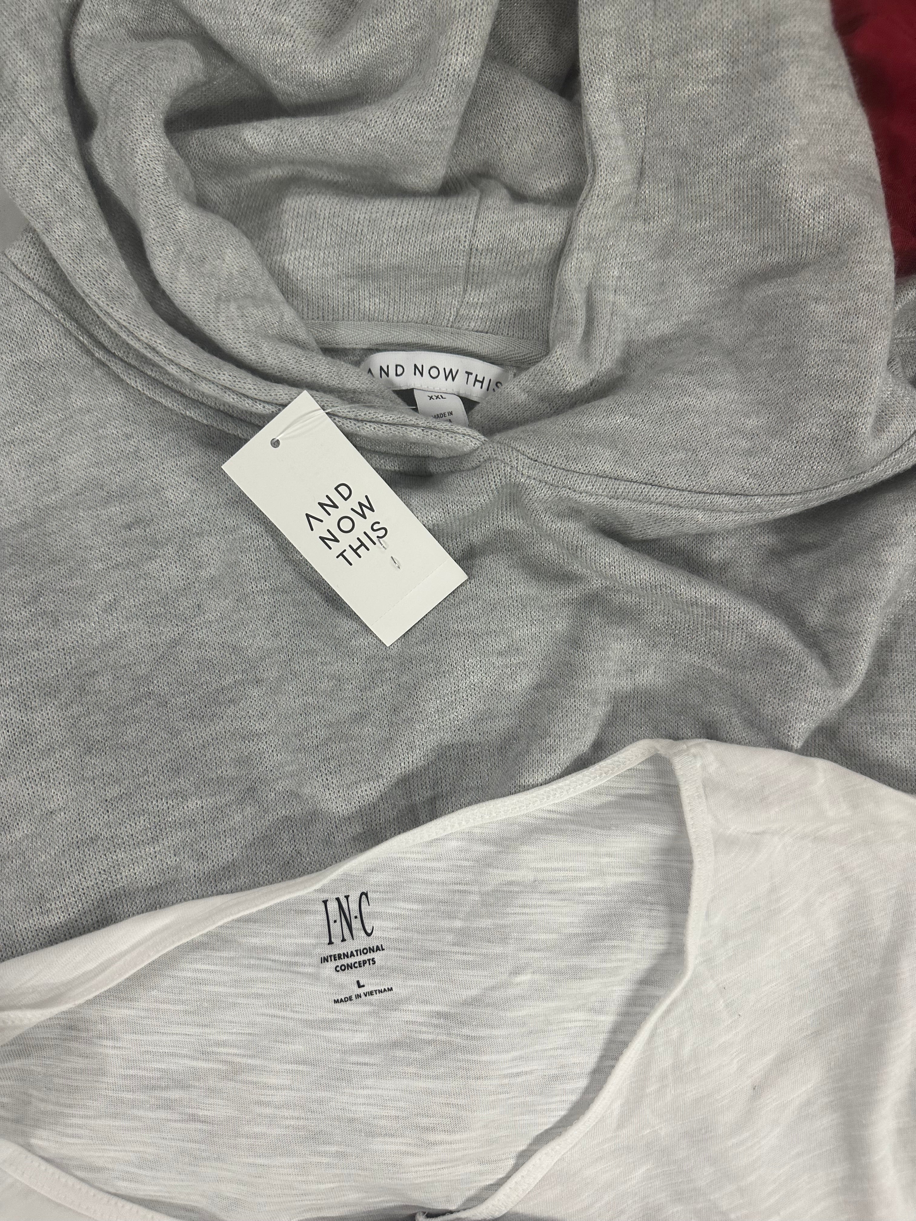 Men's Clothing T-shirts and Other Tops Wholesale Lot, TOMMY HILFIGER, LEVI'S, SPERRY, AND NOW THIS, CLUB ROOM and more, 17 items, Shelf Pulls, MSRP $694
