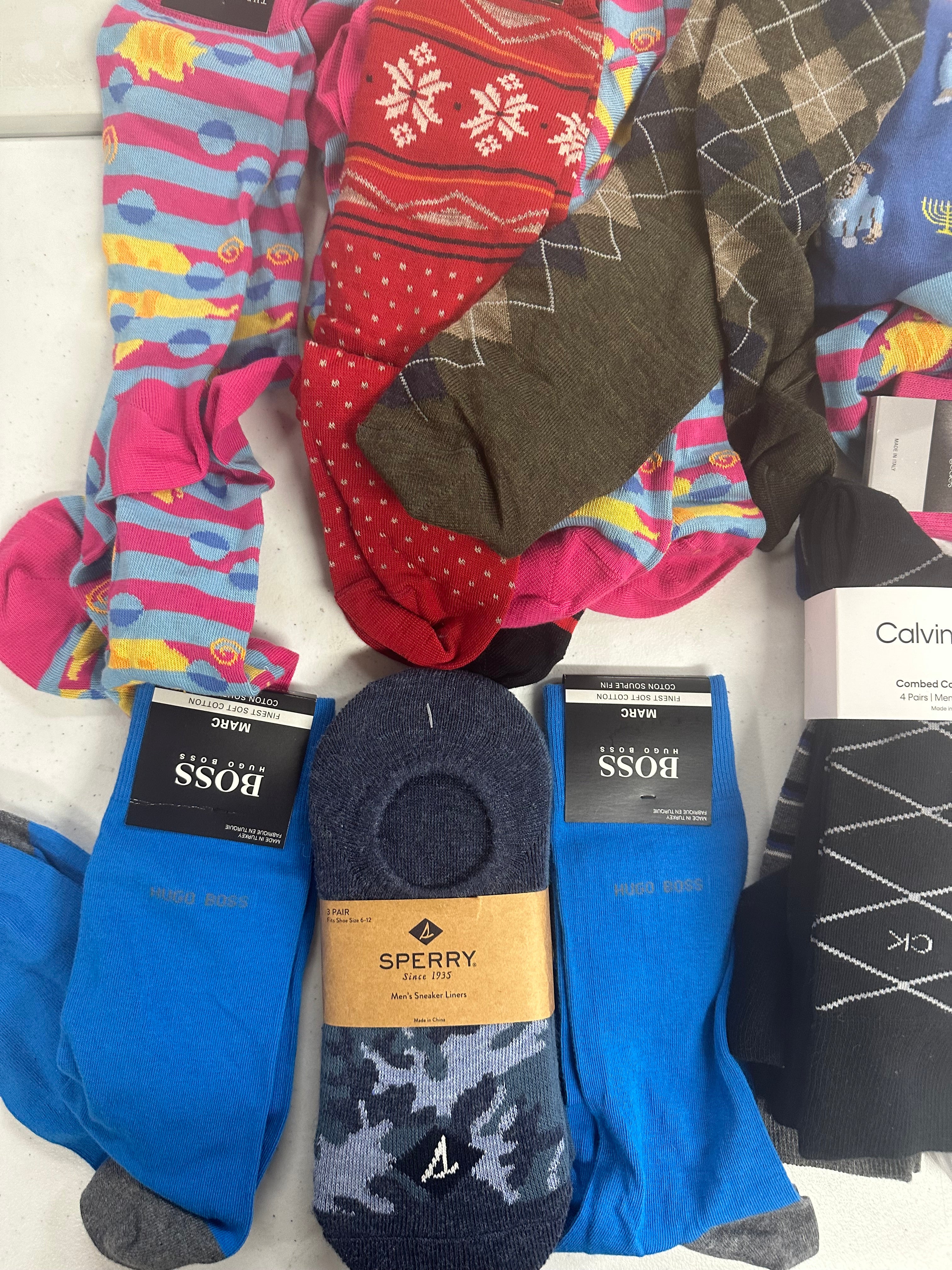 Men's Socks Wholesale Lot, HUGO BOSS, PAUL SMITH, POLO RALPH LAUREN, SPERRY, CALVIN KLEIN, CLUB ROOM and more, 33 items, Shelf Pulls, MSRP $435