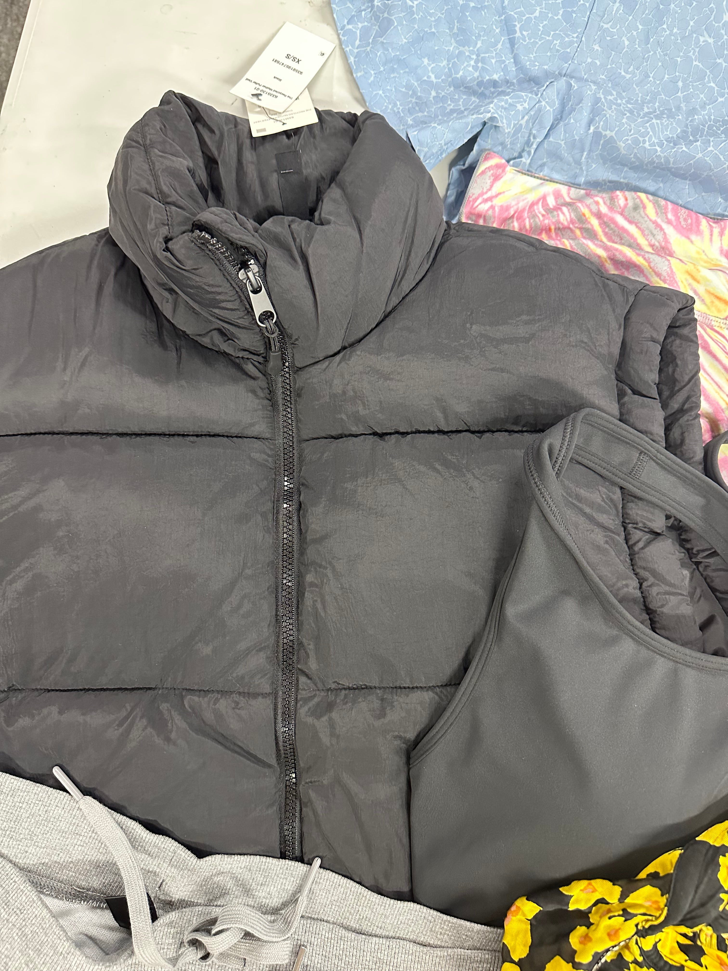 Women's Clothing Assorted Wholesale Lot, MICHAEL KORS, SPLENDID, SKECHERS, FREE PEOPLE, NOXS, HEAT HOLDERS and more, 11 items, Shelf Pulls, MSRP $688