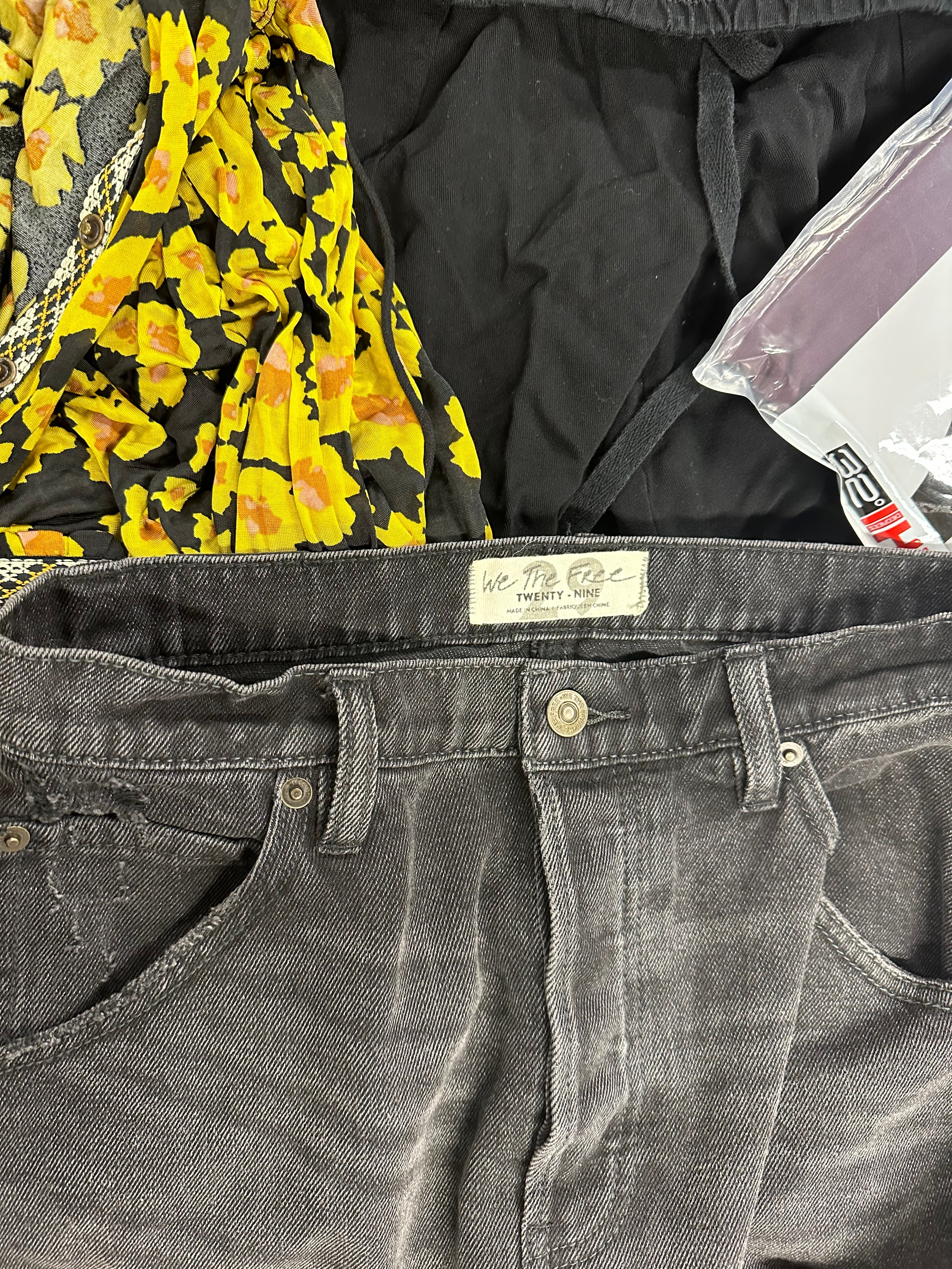 Women's Clothing Assorted Wholesale Lot, MICHAEL KORS, SPLENDID, SKECHERS, FREE PEOPLE, NOXS, HEAT HOLDERS and more, 11 items, Shelf Pulls, MSRP $688