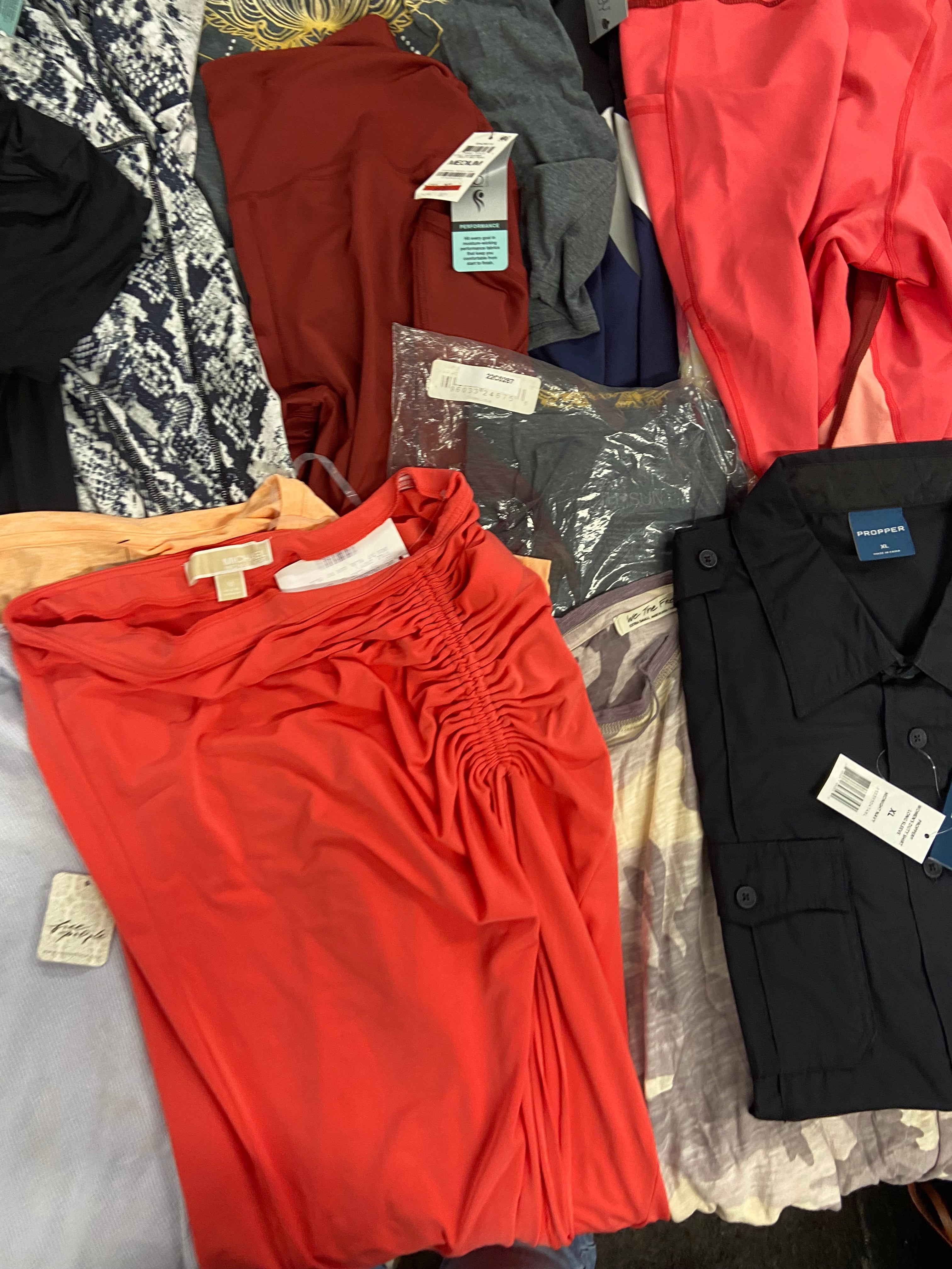 Women's Clothing Assorted Wholesale Lot, MICHAEL KORS, FREE PEOPLE, PROPPER, LOST GODS, IDEOLOGY and Others, 16 items, Shelf Pulls, MSRP $713