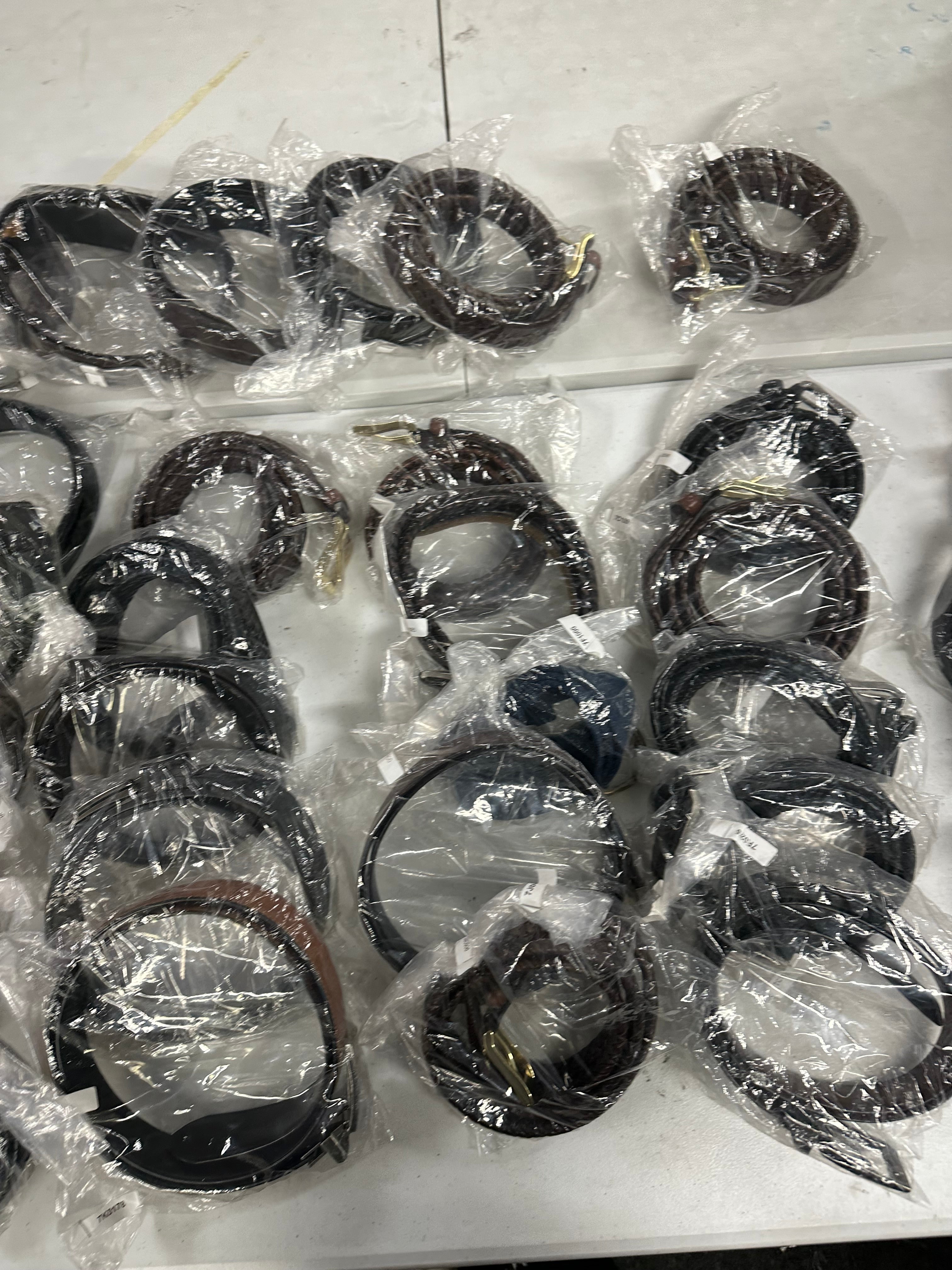 Men's?Belt Wholesale Lot, TOMMY HILFIGER, TASSO ELBA, PERRY ELLIS, CLUB ROOM, ALFANI and more, 31 items, CUSTOMER RETURNS & SALVAGE