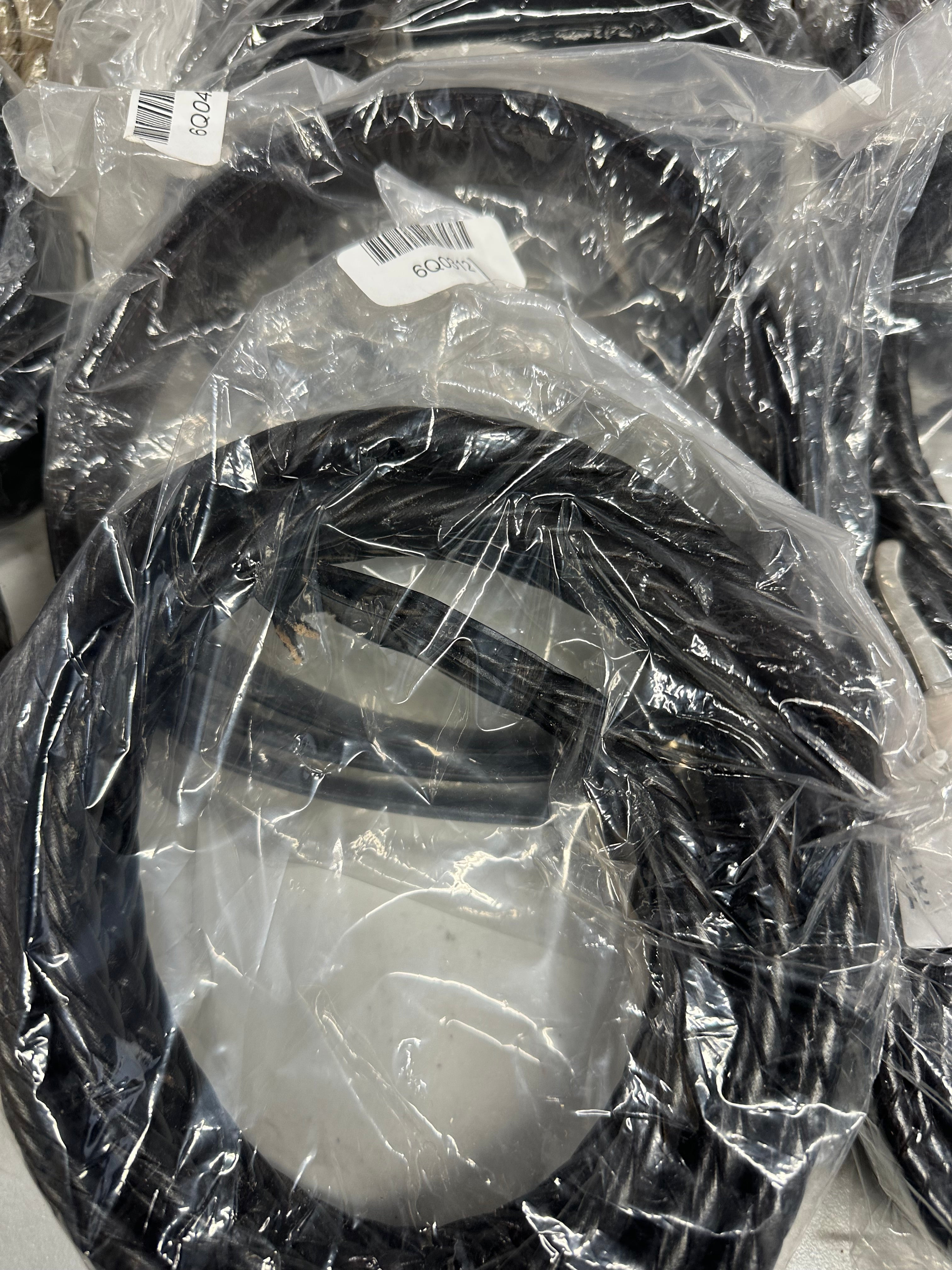 Men's Belt Wholesale Lot, RYAN SEACREST, TOMMY HILFIGER, PERRY ELLIS, CLUB ROOM, GEOFFREY BEENE and more, 25 items, CUSTOMER RETURNS & SALVAGE