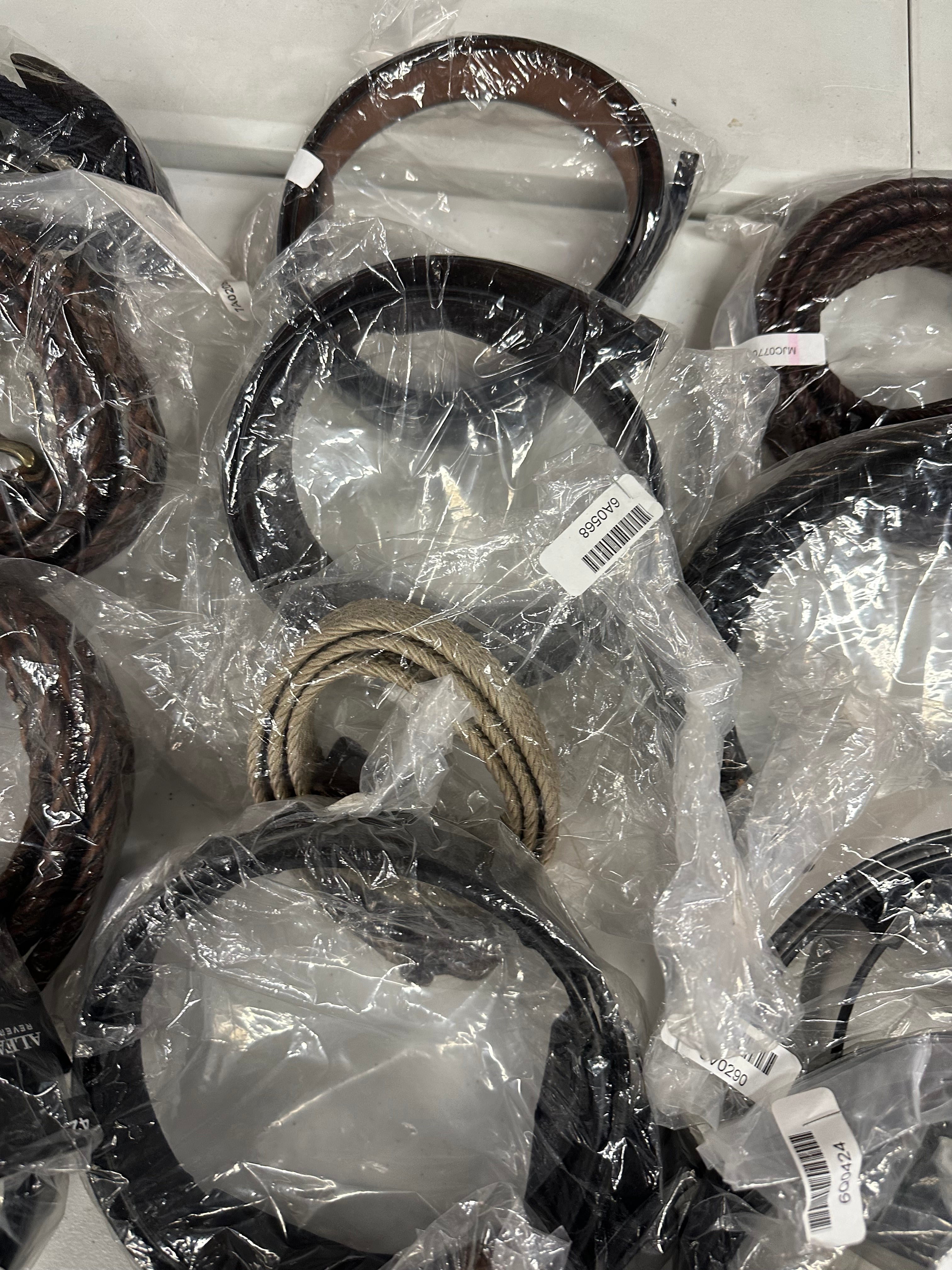 Men's Belt Wholesale Lot, RYAN SEACREST, TOMMY HILFIGER, PERRY ELLIS, CLUB ROOM, GEOFFREY BEENE and more, 25 items, CUSTOMER RETURNS & SALVAGE