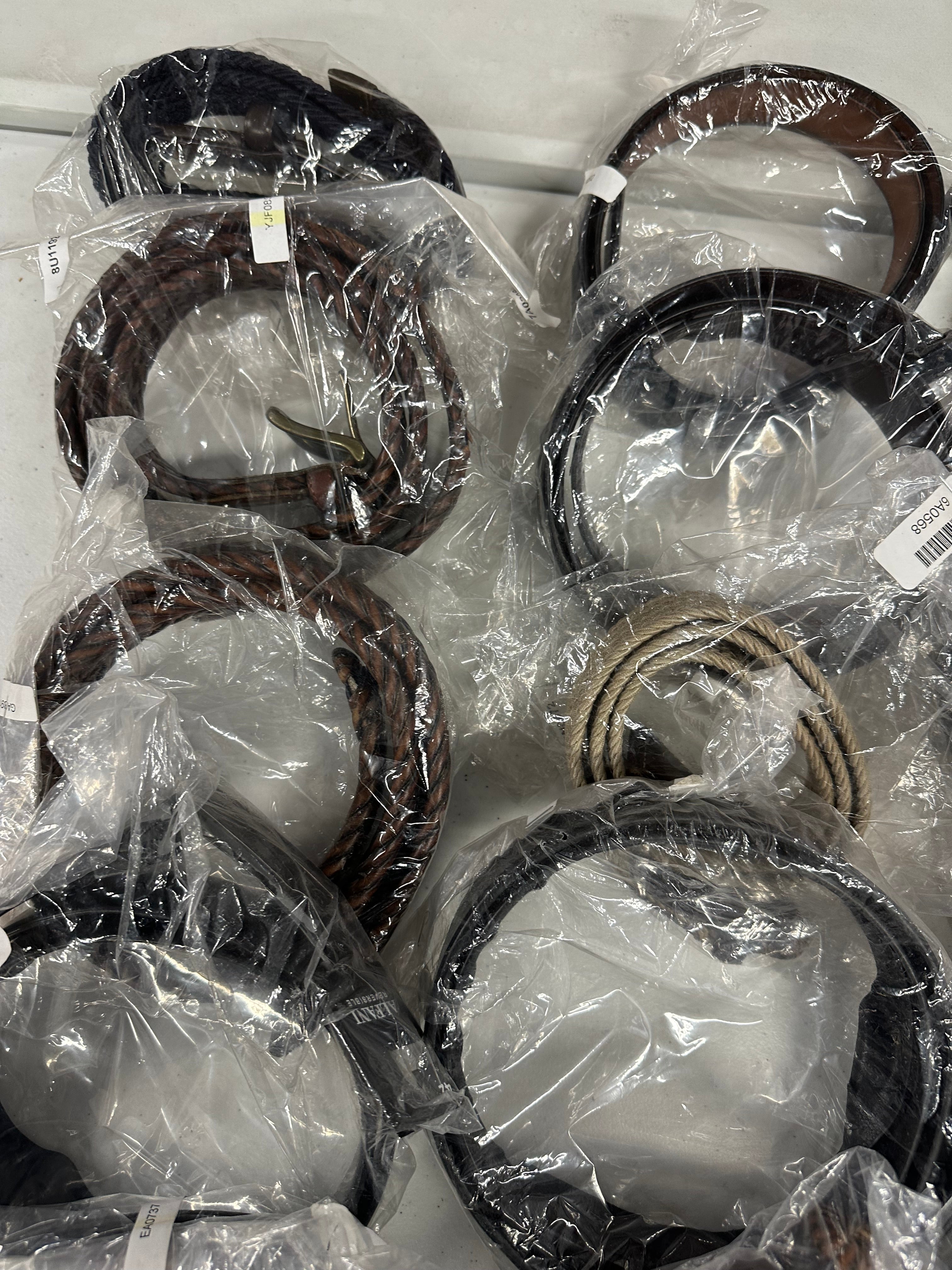 Men's Belt Wholesale Lot, RYAN SEACREST, TOMMY HILFIGER, PERRY ELLIS, CLUB ROOM, GEOFFREY BEENE and more, 25 items, CUSTOMER RETURNS & SALVAGE