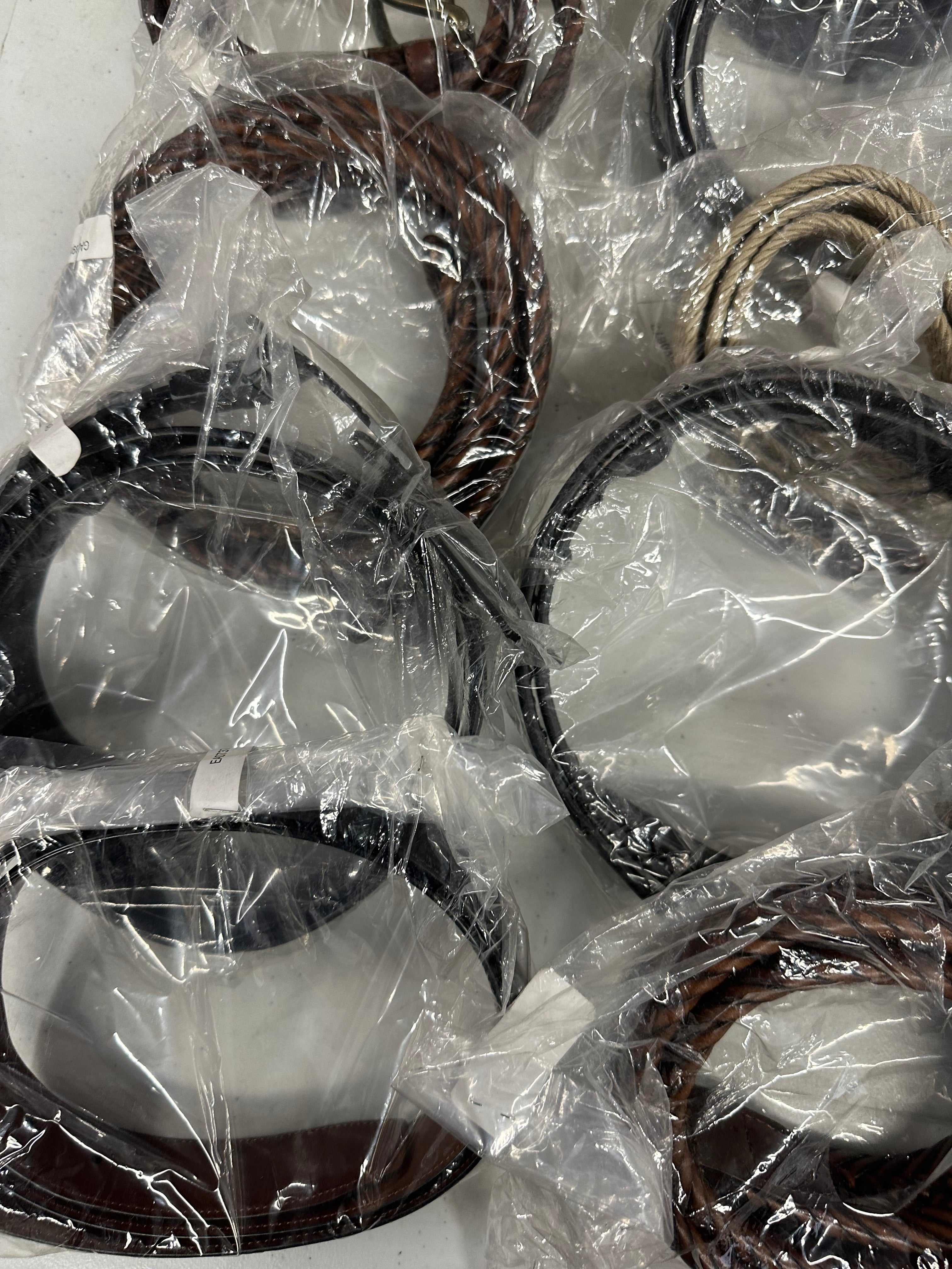 Men's Belt Wholesale Lot, RYAN SEACREST, TOMMY HILFIGER, PERRY ELLIS, CLUB ROOM, GEOFFREY BEENE and more, 25 items, CUSTOMER RETURNS & SALVAGE