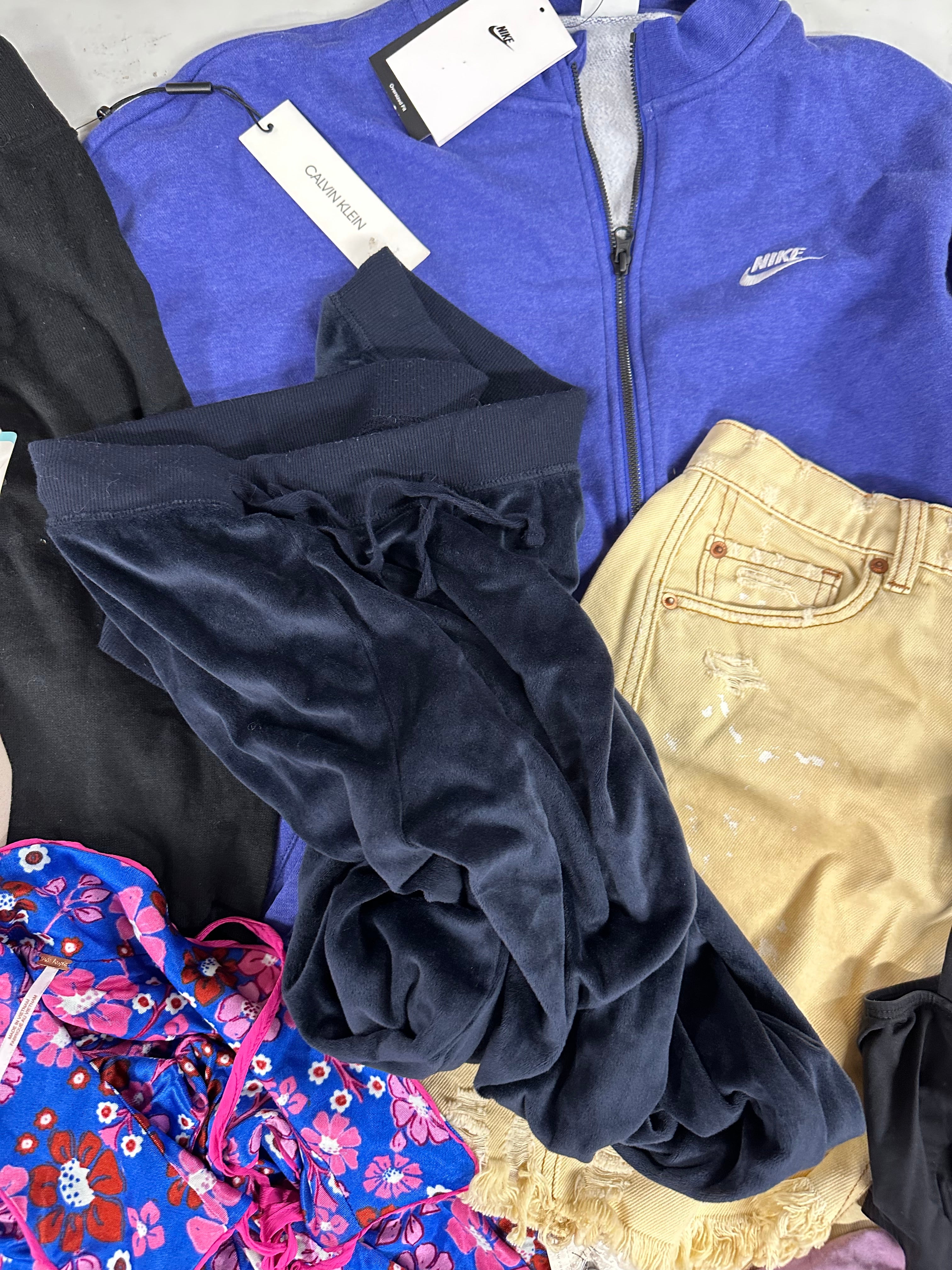 Women's Clothings Assorted Wholesale lot, NIKE, FREE PEOPLE, CALVIN KLEIN, SPLENDID, POLO RALPH LAUREN, MICHAEL KORS, MARMOT AND MORE, 16 items, CUSTOMER RETURNS