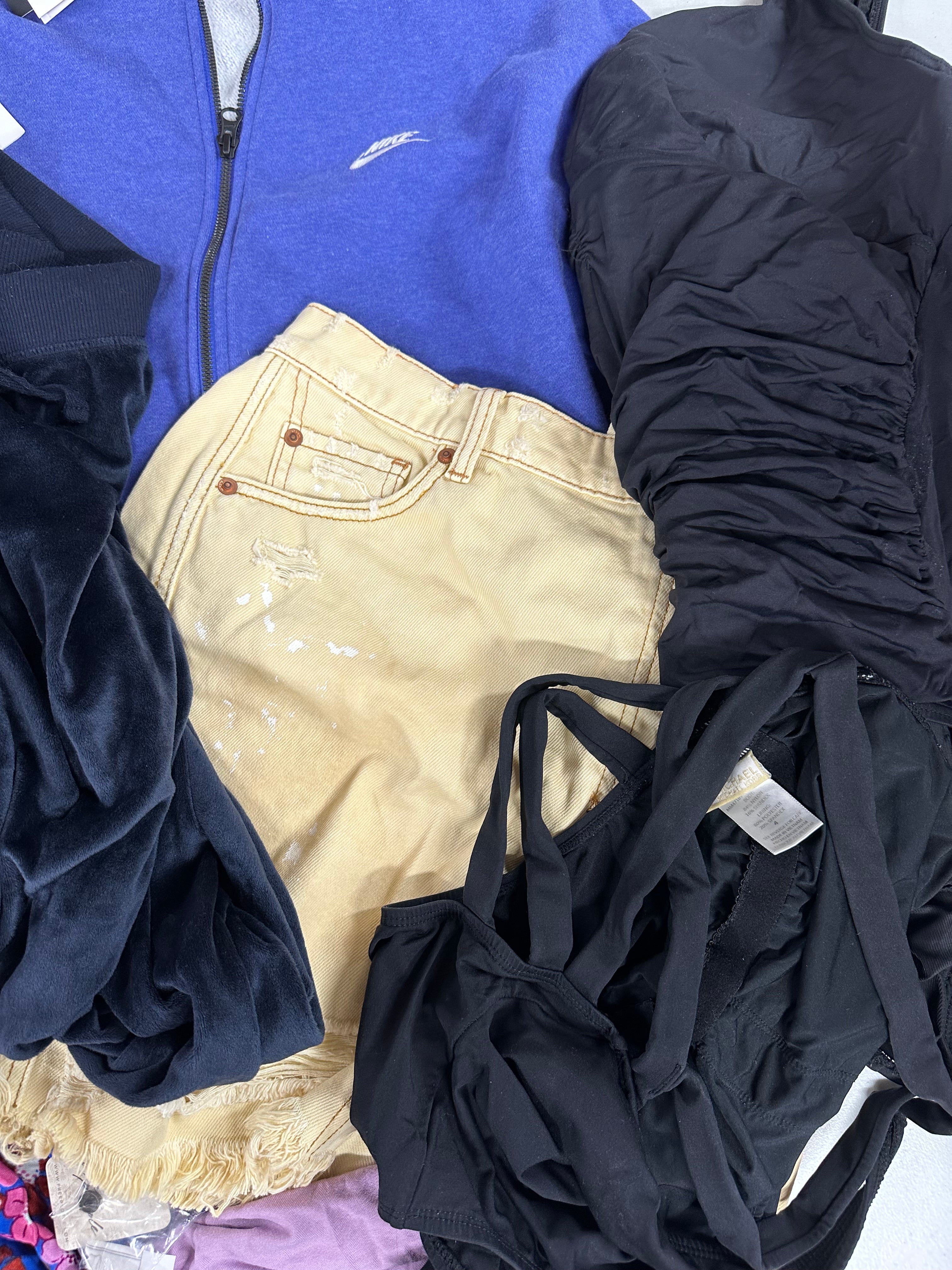 Women's Clothings Assorted Wholesale lot, NIKE, FREE PEOPLE, CALVIN KLEIN, SPLENDID, POLO RALPH LAUREN, MICHAEL KORS, MARMOT AND MORE, 16 items, CUSTOMER RETURNS
