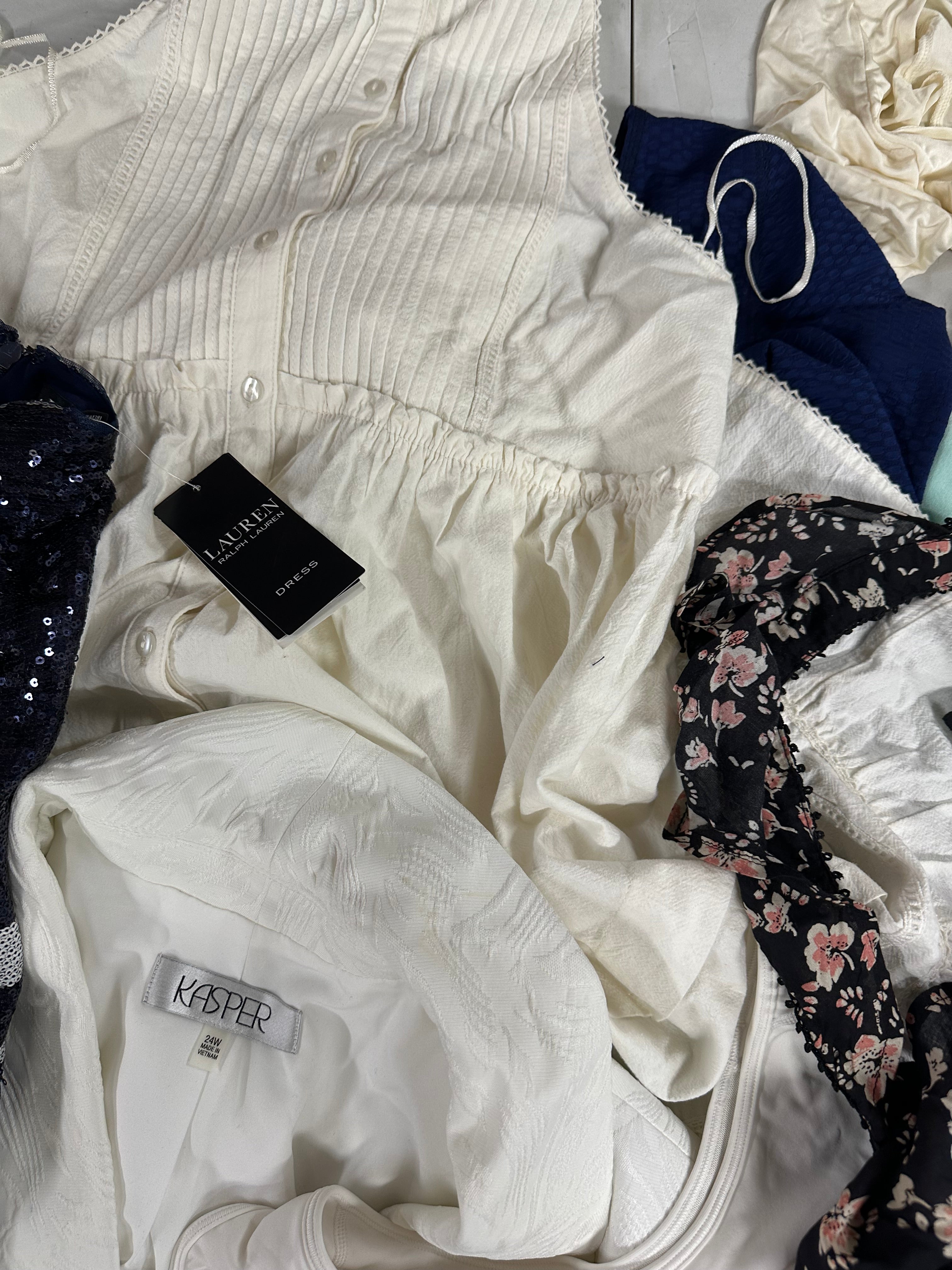 Women's Clothings Assorted, Wholesale Lot FREE PEOPLE, LE SUIT, RALPH LAUREN, KASPER, ADIDAS, TRINA TURK, NIKE and more, 17 items, CUSTOMER RETURNS