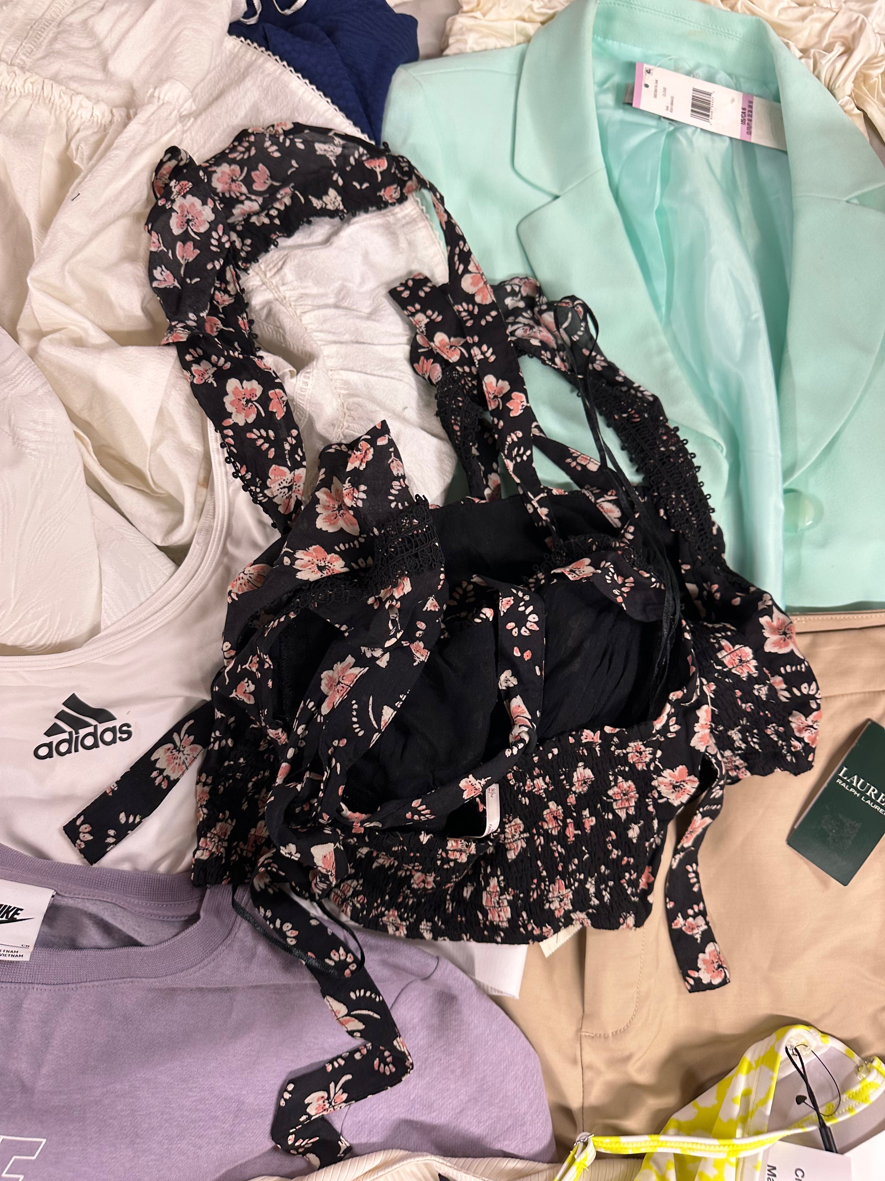 Women's Clothings Assorted, Wholesale Lot FREE PEOPLE, LE SUIT, RALPH LAUREN, KASPER, ADIDAS, TRINA TURK, NIKE and more, 17 items, CUSTOMER RETURNS