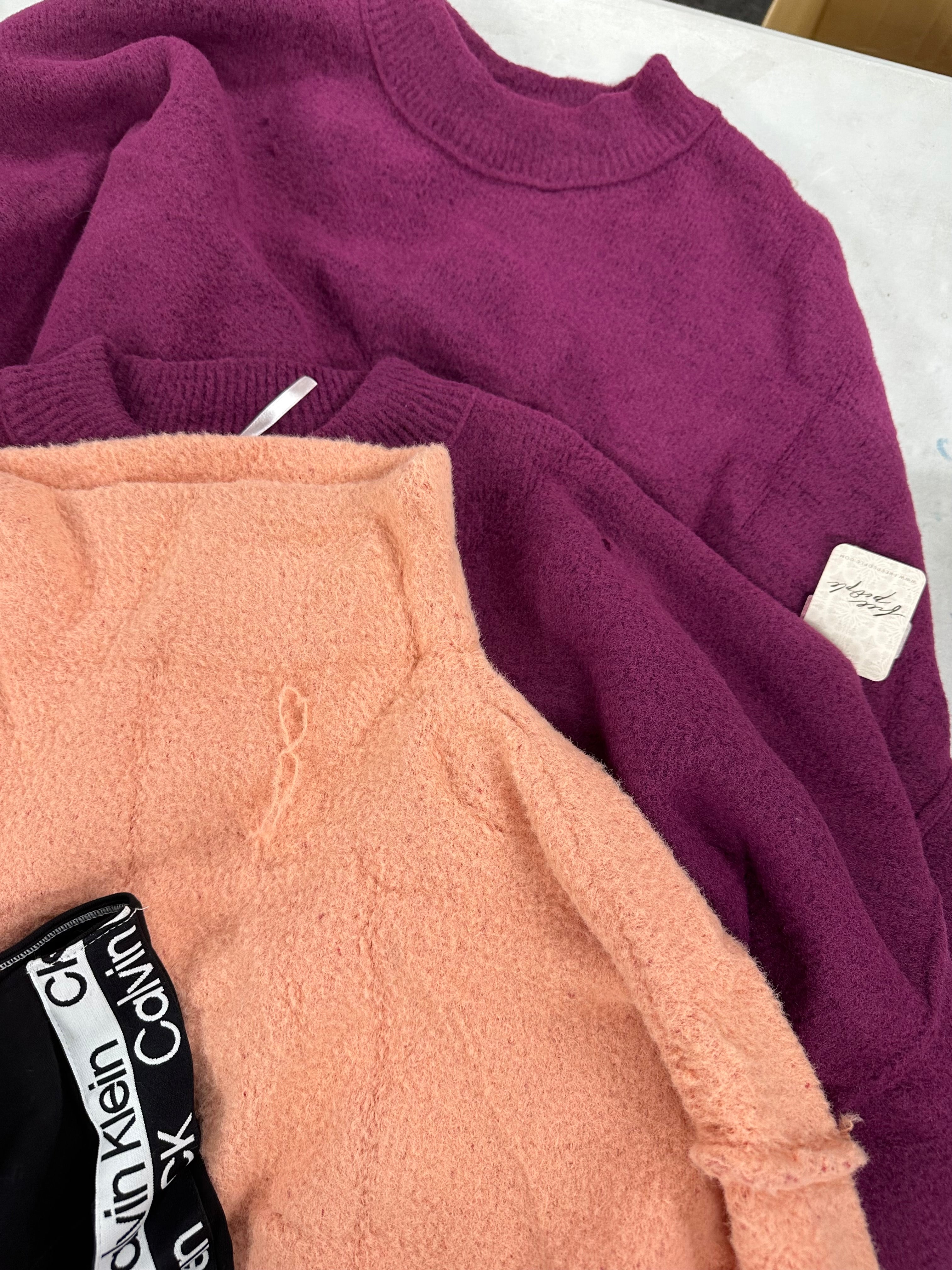 Women's Clothings Assorted, Wholesale Lot, NIKE, FREE PEOPLE, ADIDAS, DKNY and more, 15 items, CUSTOMER RETURNS