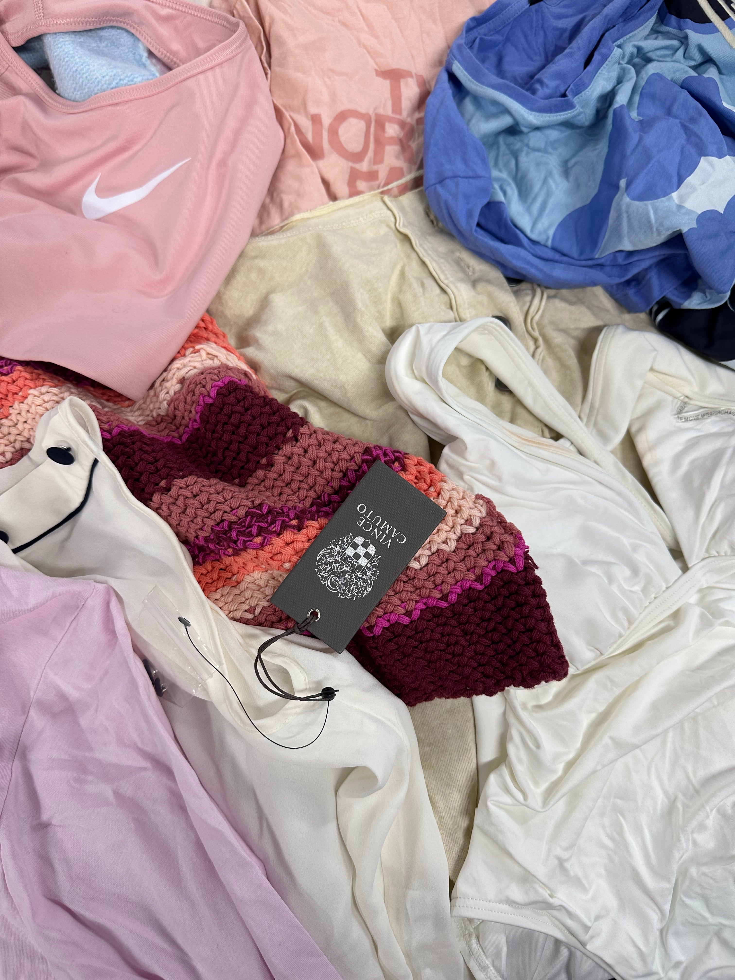 Women's Clothings Assorted Wholesale Lot, NIKE, NORTH FACE, POLO RALPH LAUREN, FREE PEOPLE, VINCE CAMUTO and more, 17 items, CUSTOMER RETURNS