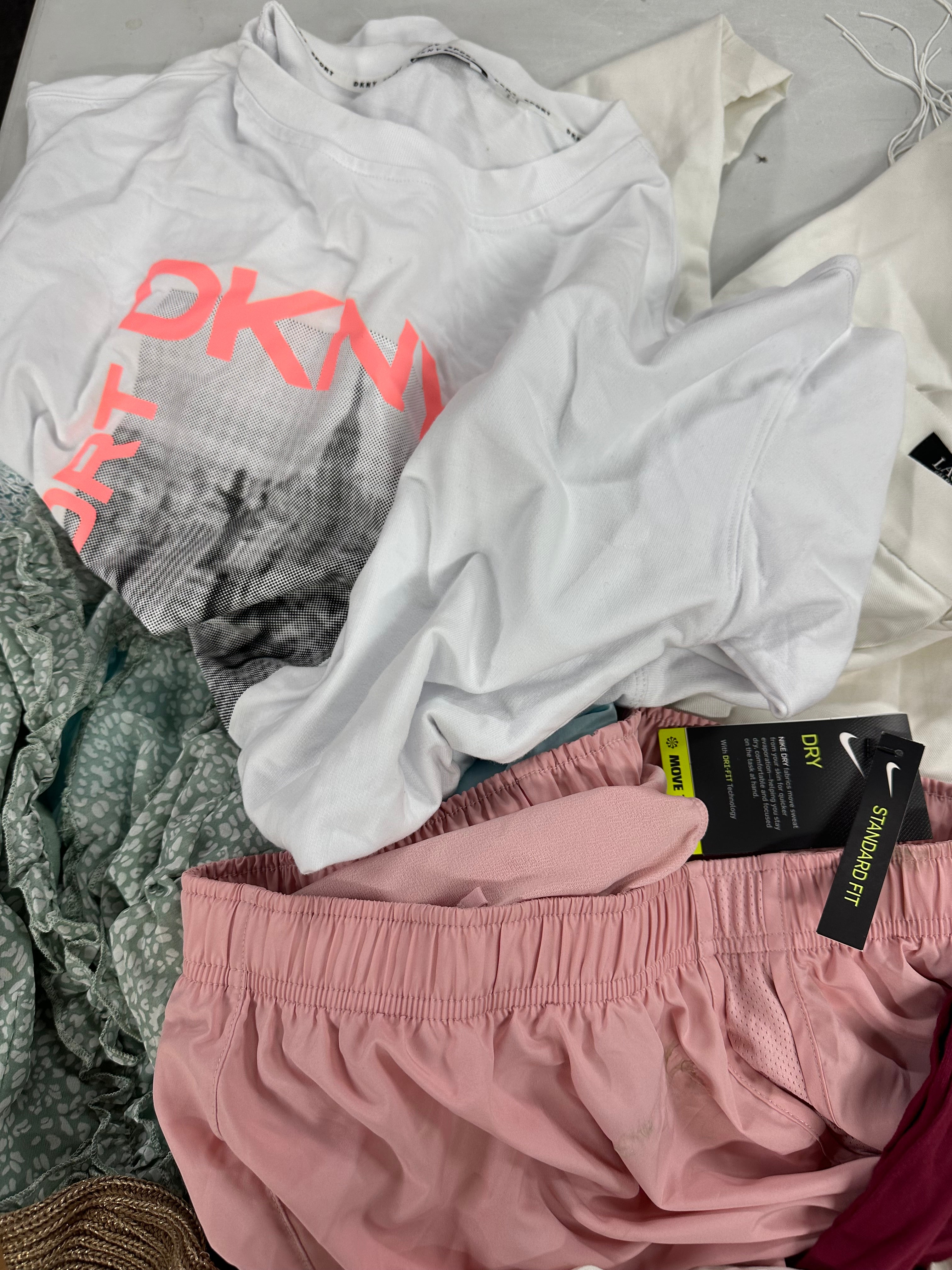 Women's Clothings Assorted, Wholesale Lot, NORTH FACE, POLO RALPH LAUREN, NIKE, DKNY, CALVIN KLEIN and more, 16 items, CUSTOMER RETURNS