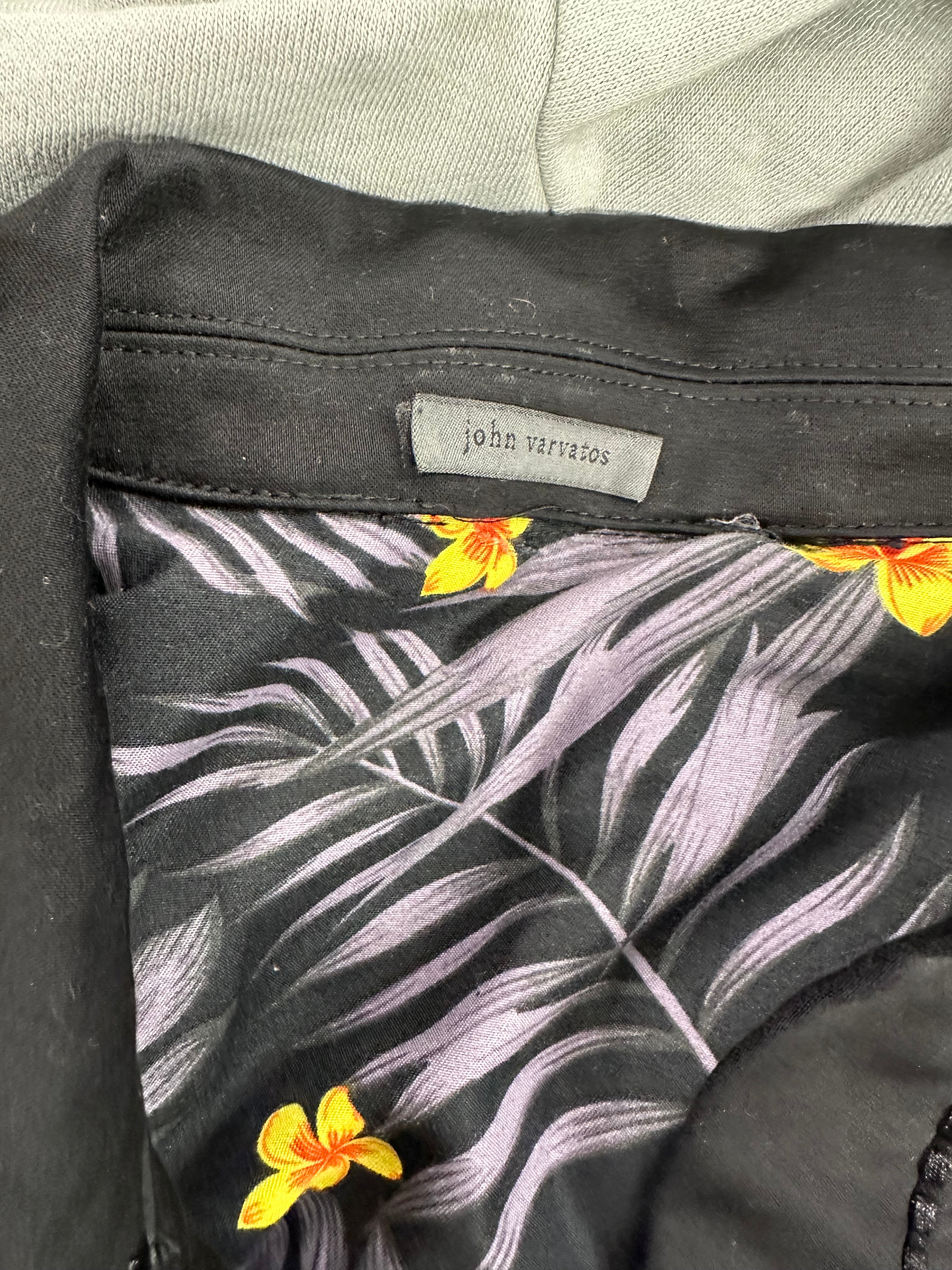 Men's Clothing Assorted Wholesale Lot, JOHN VARVATOS, NAUTICA, SPYDER, GUESS, UNDER ARMOUR, ENGLISH LAUNDRY, BUFFALO and more, 11 items, CUSTOMER RETURNS