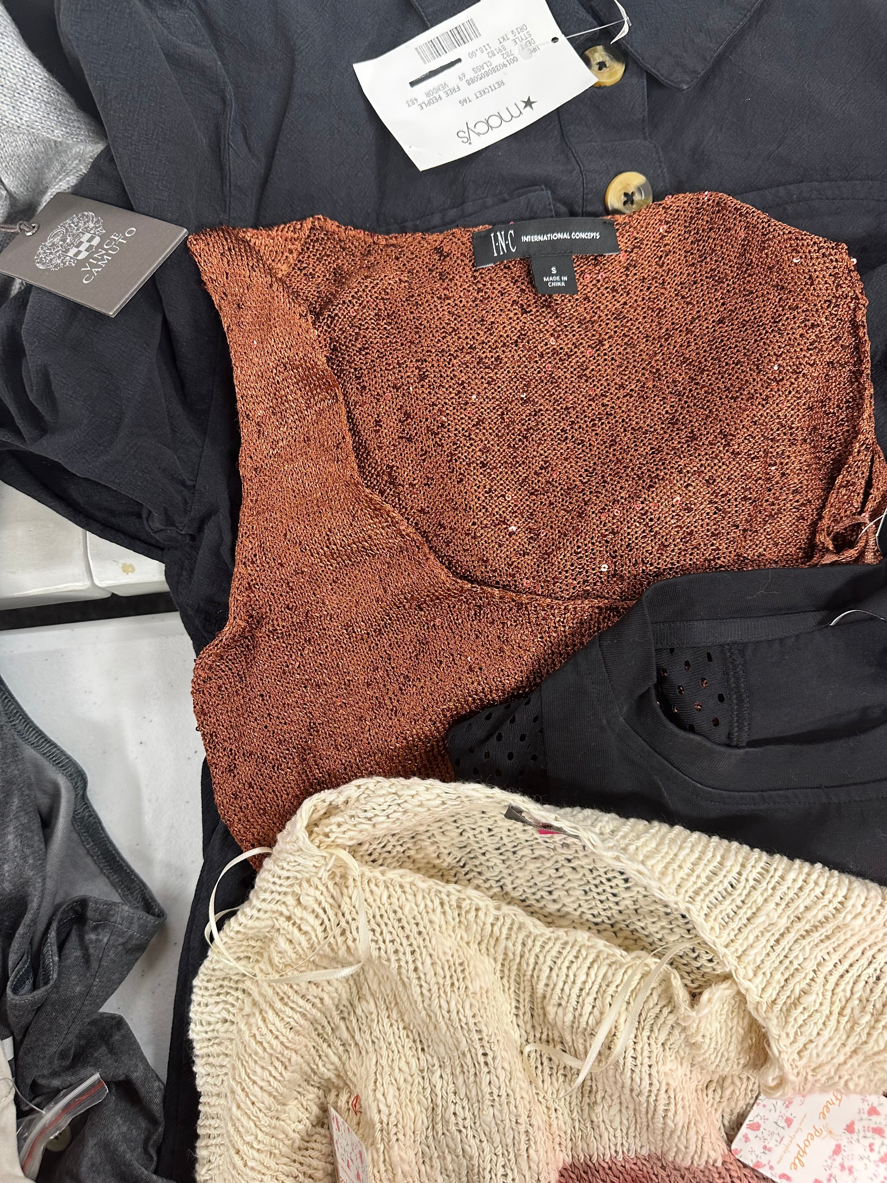 Women's Clothings Assorted Wholesale Lot, DKNY, RALPH LAUREN, ADIDAS , CALVIN KLEIN , KAREN SCOTT, FREE PEOPLE, VINCE CAMUTO and more, 16 items, CUSTOMER RETURNS
