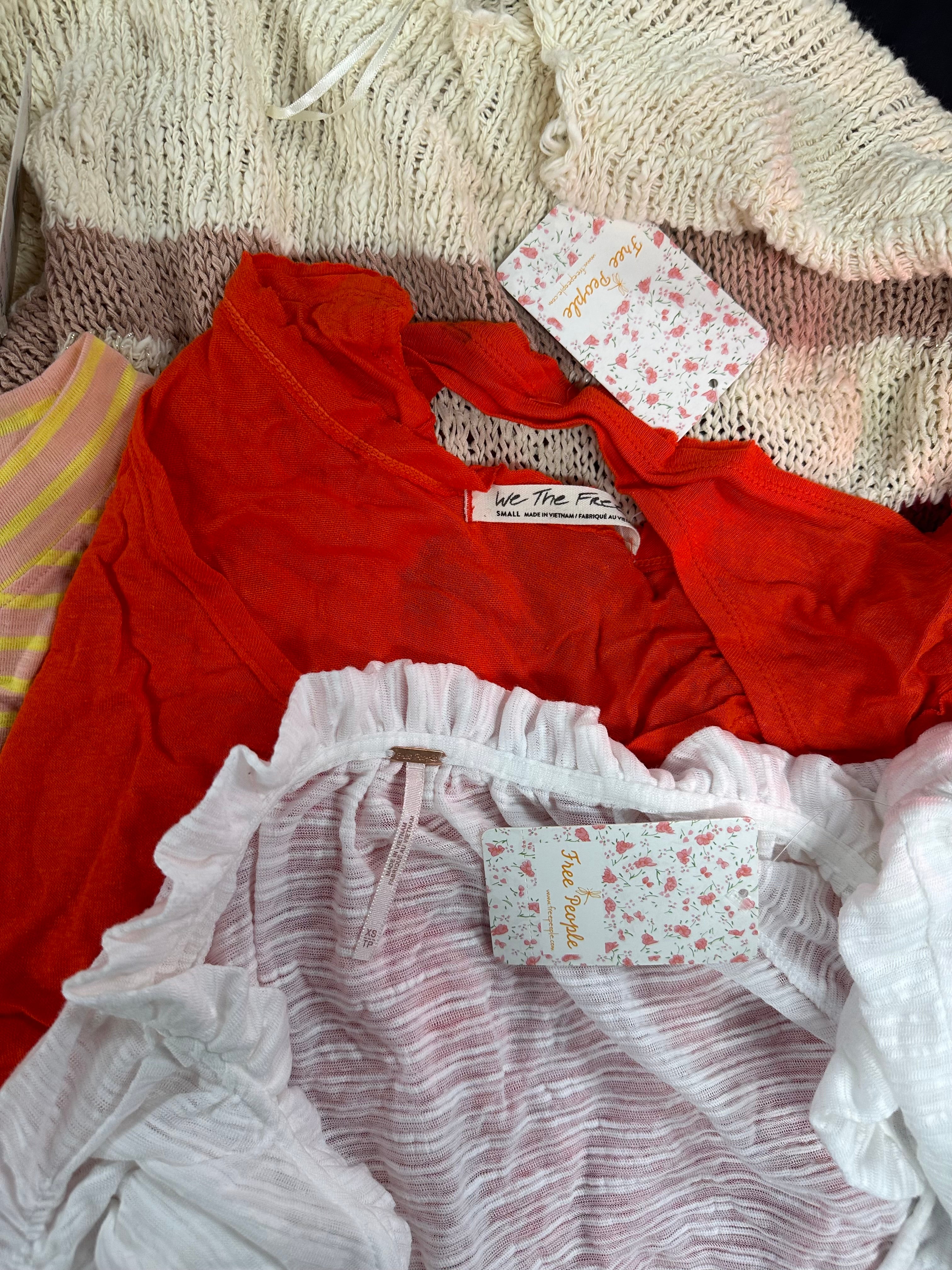 Women's Clothings Assorted Wholesale Lot, DKNY, RALPH LAUREN, ADIDAS , CALVIN KLEIN , KAREN SCOTT, FREE PEOPLE, VINCE CAMUTO and more, 16 items, CUSTOMER RETURNS