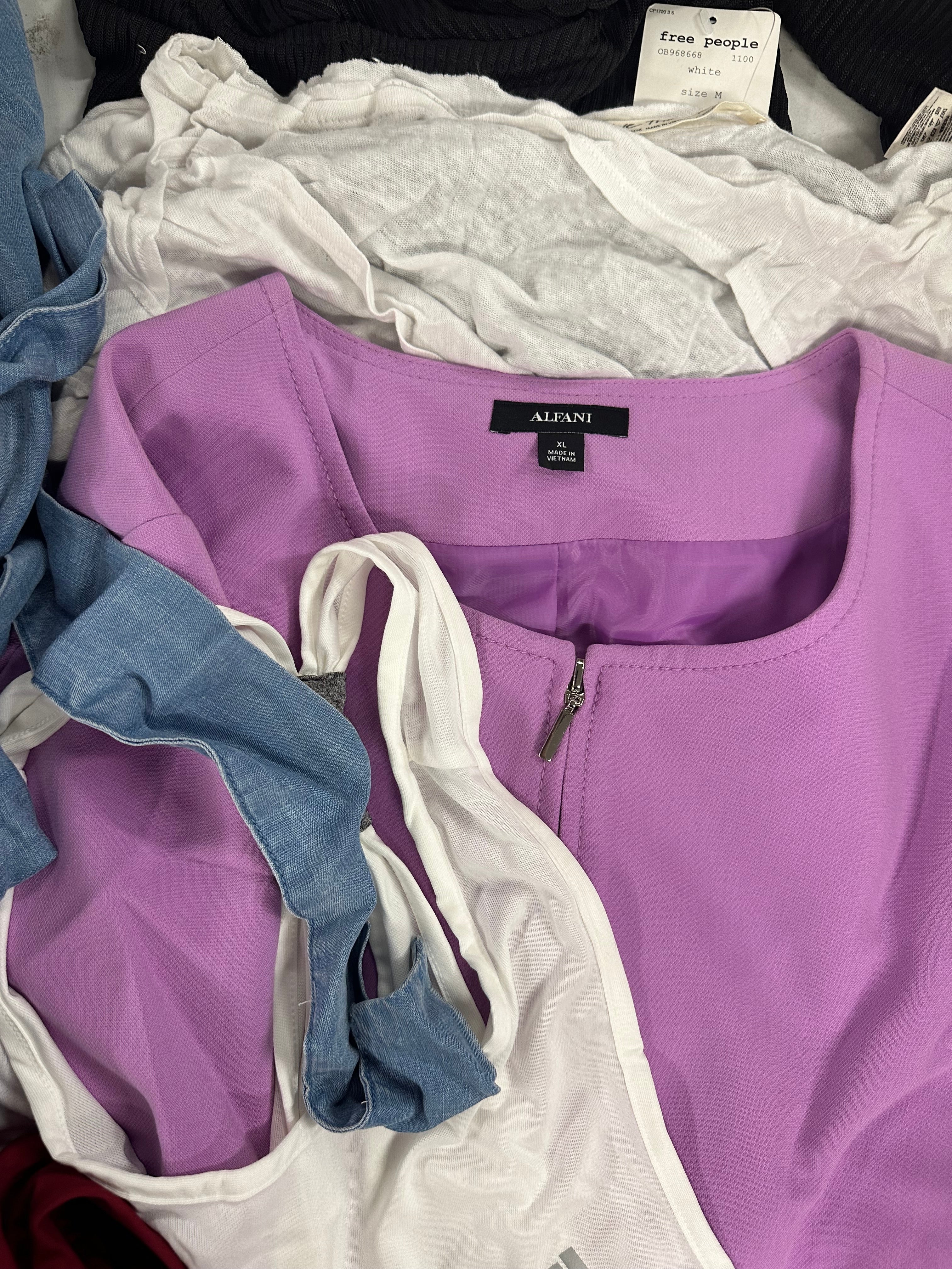 Women's Clothings Assorted Wholesale Lot, LUCKY BRAND, MICHAEL KORS, FREE PEOPLE, ADIDAS, CALVIN KLEIN, RACHEL ROY and more, 14 items, CUSTOMER RETURNS