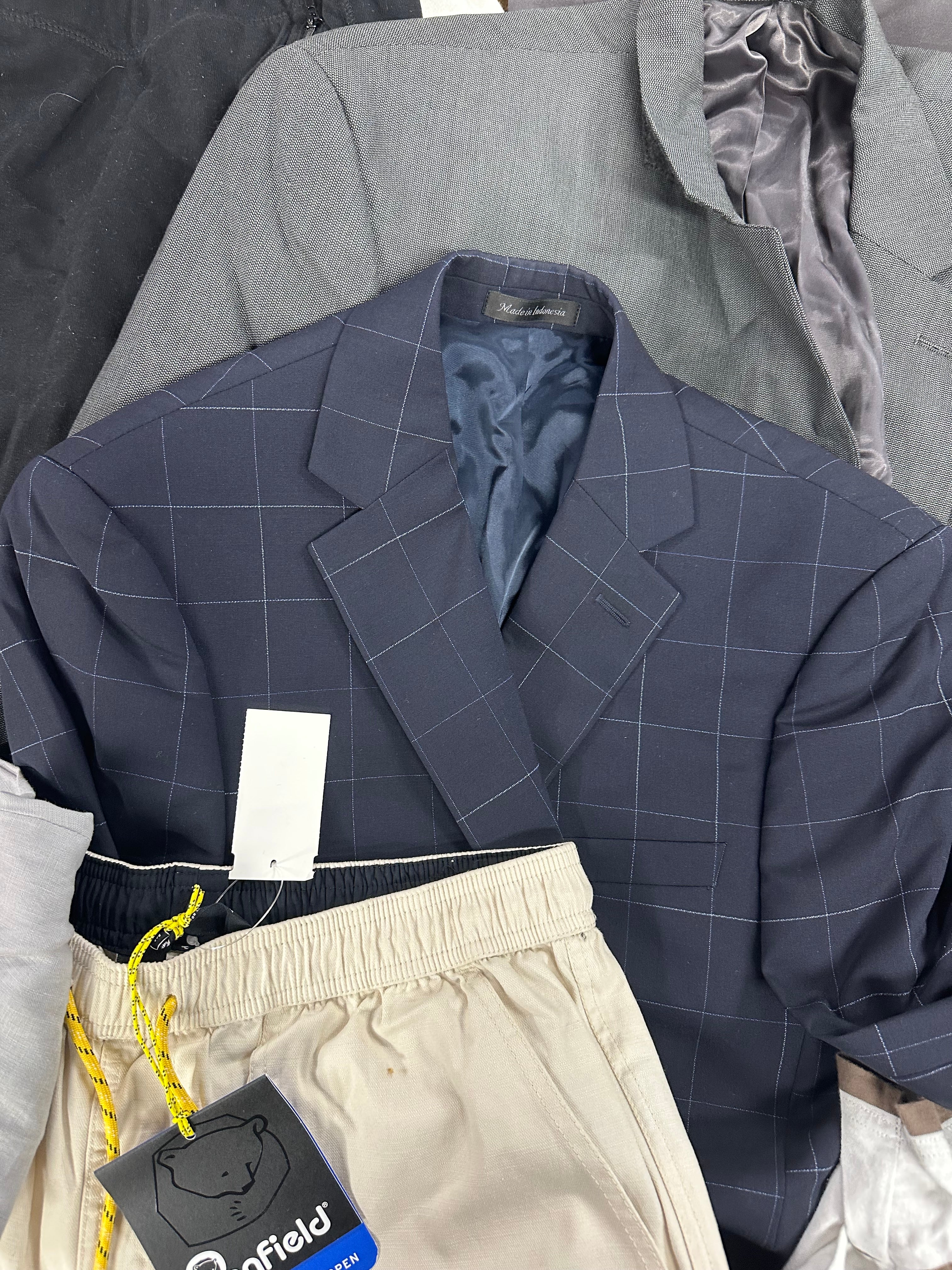 Men's Clothings Assorted Wholesale Lot, HOGGAR, MICHAEL KORS, PENFIELD, TASSO ELBA, CALVIN KLEIN, AZARO UOMO and more, 11 items, CUSTOMER RETURNS