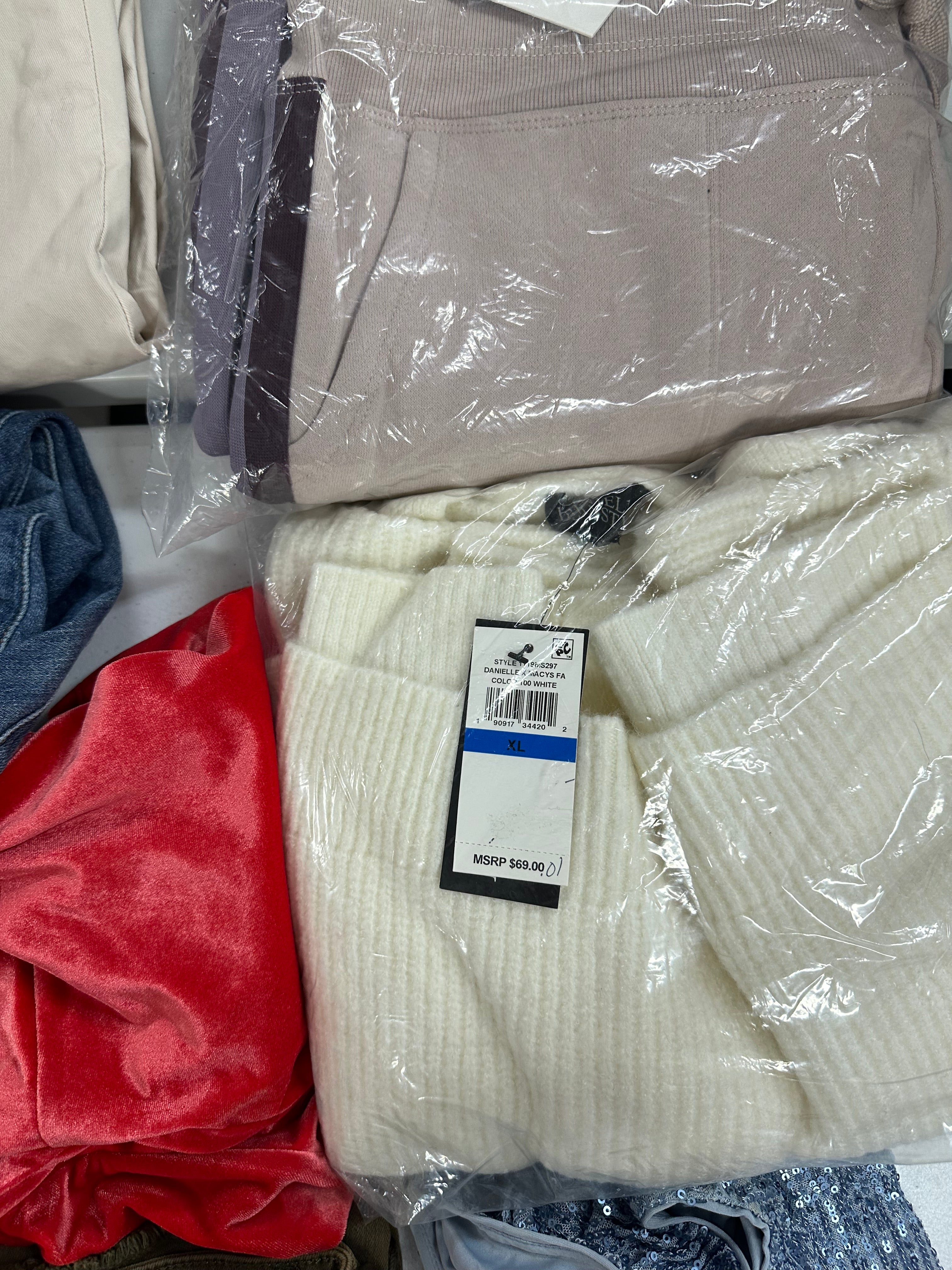 Women's Clothings Assorted Wholesale Lot, JOE'S JEANS, DL1961, CALVIN KLEIN, NORTH FACE, FREE PEOPLE, VERONA and more, 13 items, CUSTOMER RETURNS