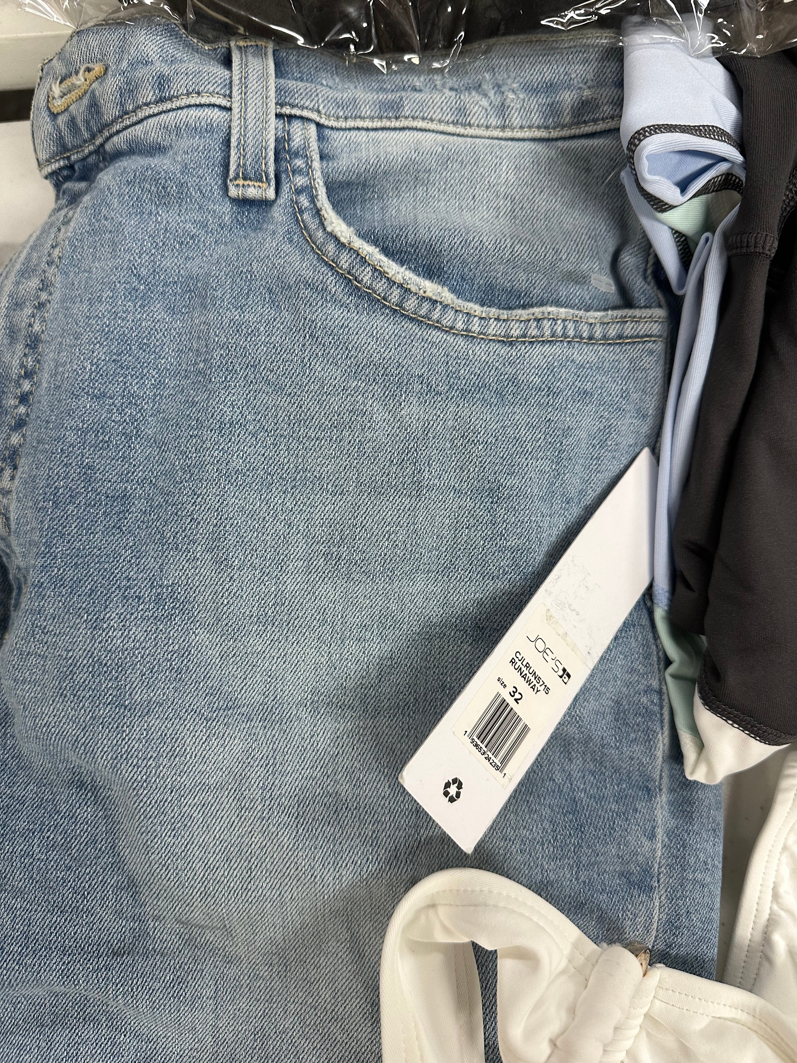 Women's Clothing Assorted Wholesale Lot, JOE'S JEANS, FRAME, LAUREN/POLO RALPH LAUREN, FREE PEOPLE, CALVIN KLEIN, MICHAEL KORS and more, 11 items, CUSTOMER RETURNS