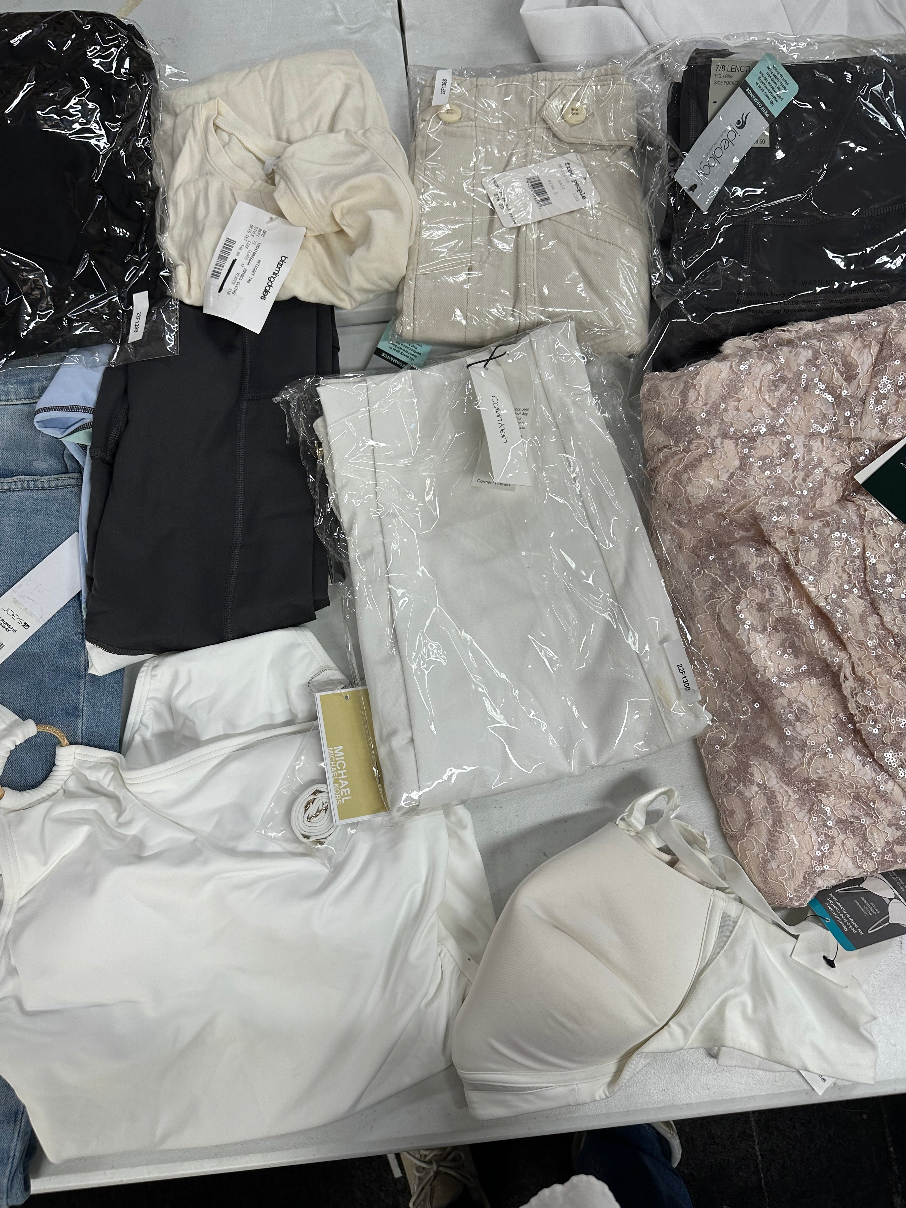 Women's Clothing Assorted Wholesale Lot, JOE'S JEANS, FRAME, LAUREN/POLO RALPH LAUREN, FREE PEOPLE, CALVIN KLEIN, MICHAEL KORS and more, 11 items, CUSTOMER RETURNS