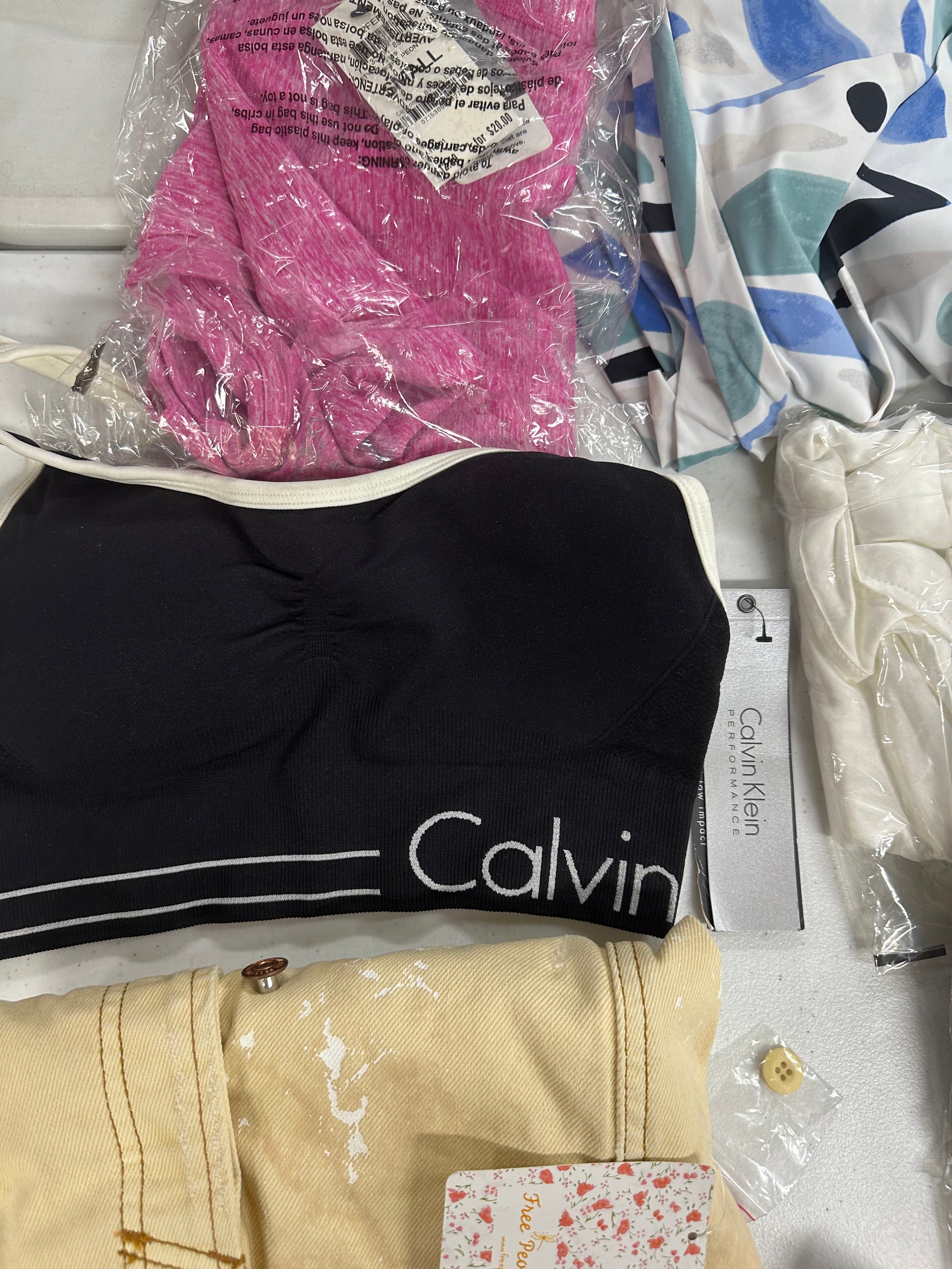 Women's Clothing Assorted Wholesale Lot, JOE'S JEANS, SPLENDID, DKNY, FREE PEOPLE, VINCE CAMUTO, CALVIN KLEIN and more, 18 items, CUSTOMER RETURNS