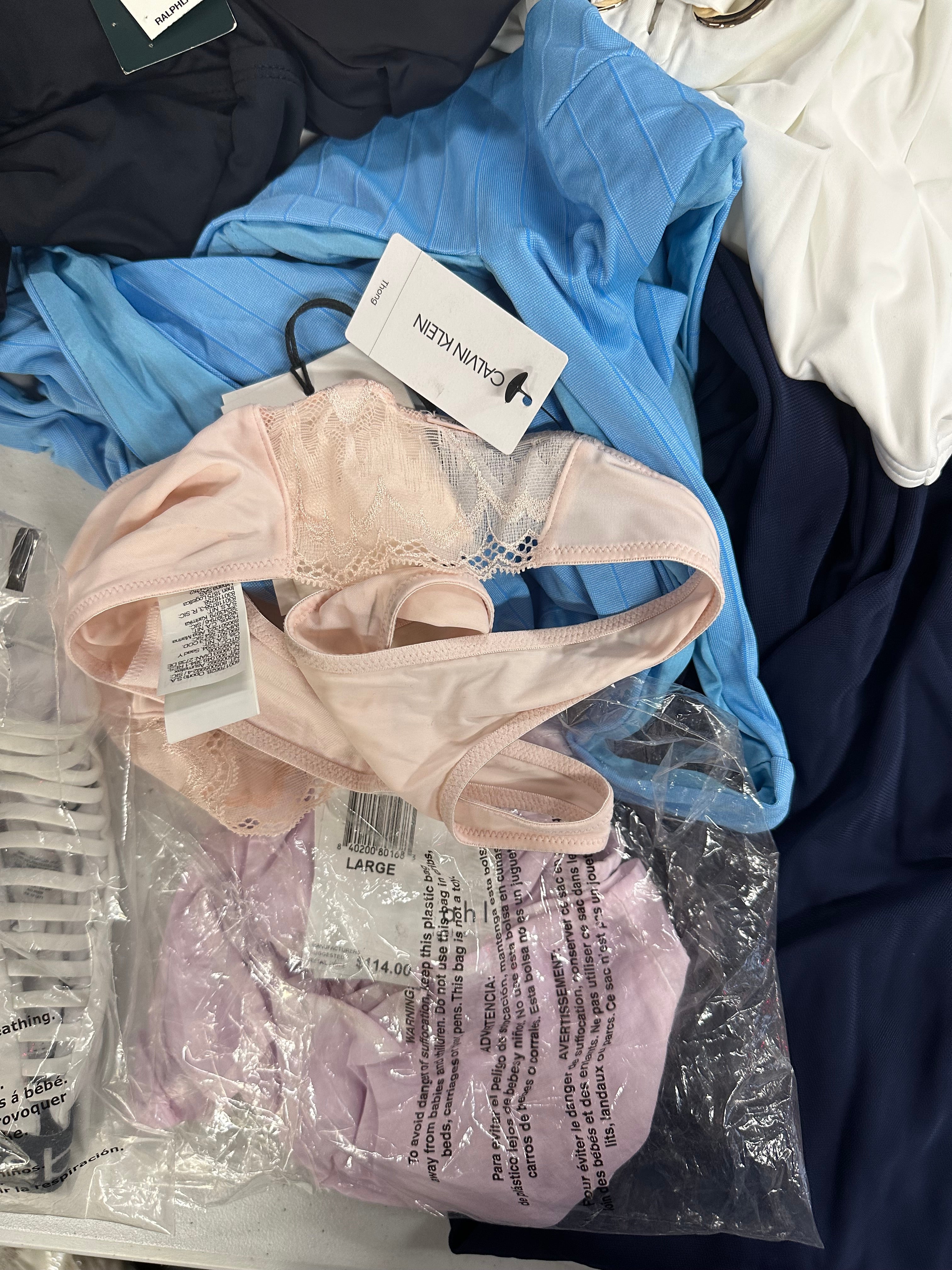 Women's Clothing Assorted Wholesale Lot, POLO RALPH LAUREN, MICHAEL KORS, JOE'S JEANS, DKNY, BEBE, CALVIN KLEIN, ONIAand more, 16 items, CUSTOMER RETURNS
