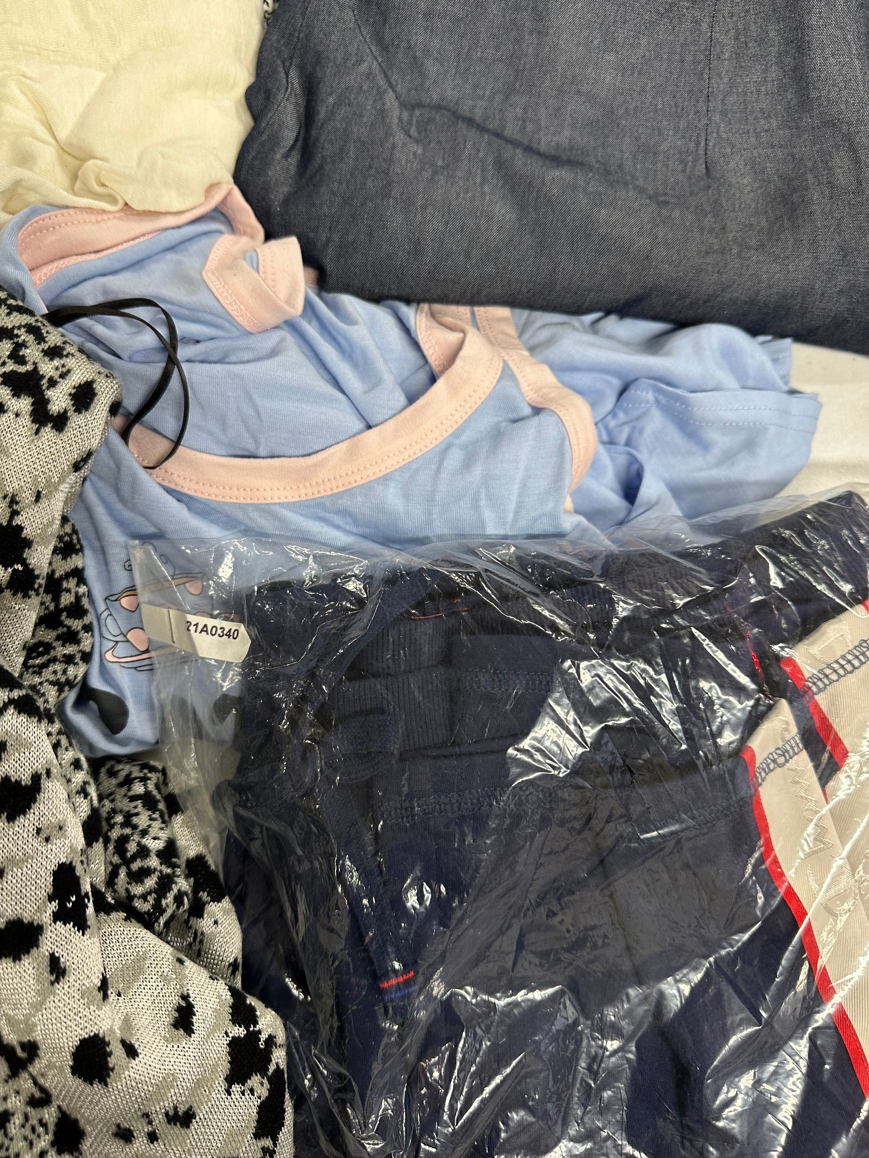 Women's Clothings Assorted Wholesale Lot, MICHAEL KORS, RALPH LAUREN, KASPER, THE NORTH FACE, CALVIN KLEIN, CHAMPION and more, 12 items, CUSTOMER RETURNS