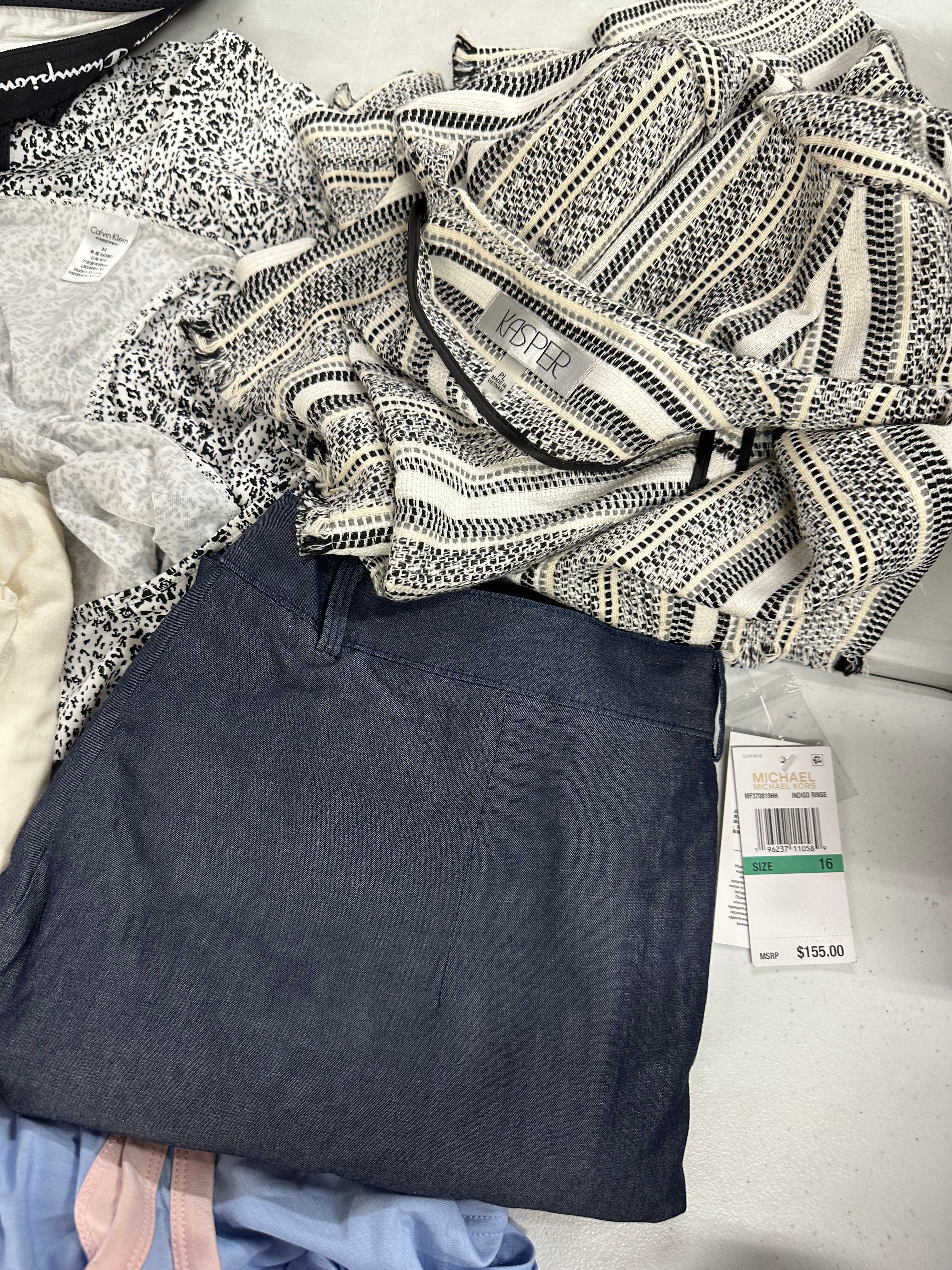 Women's Clothings Assorted Wholesale Lot, MICHAEL KORS, RALPH LAUREN, KASPER, THE NORTH FACE, CALVIN KLEIN, CHAMPION and more, 12 items, CUSTOMER RETURNS