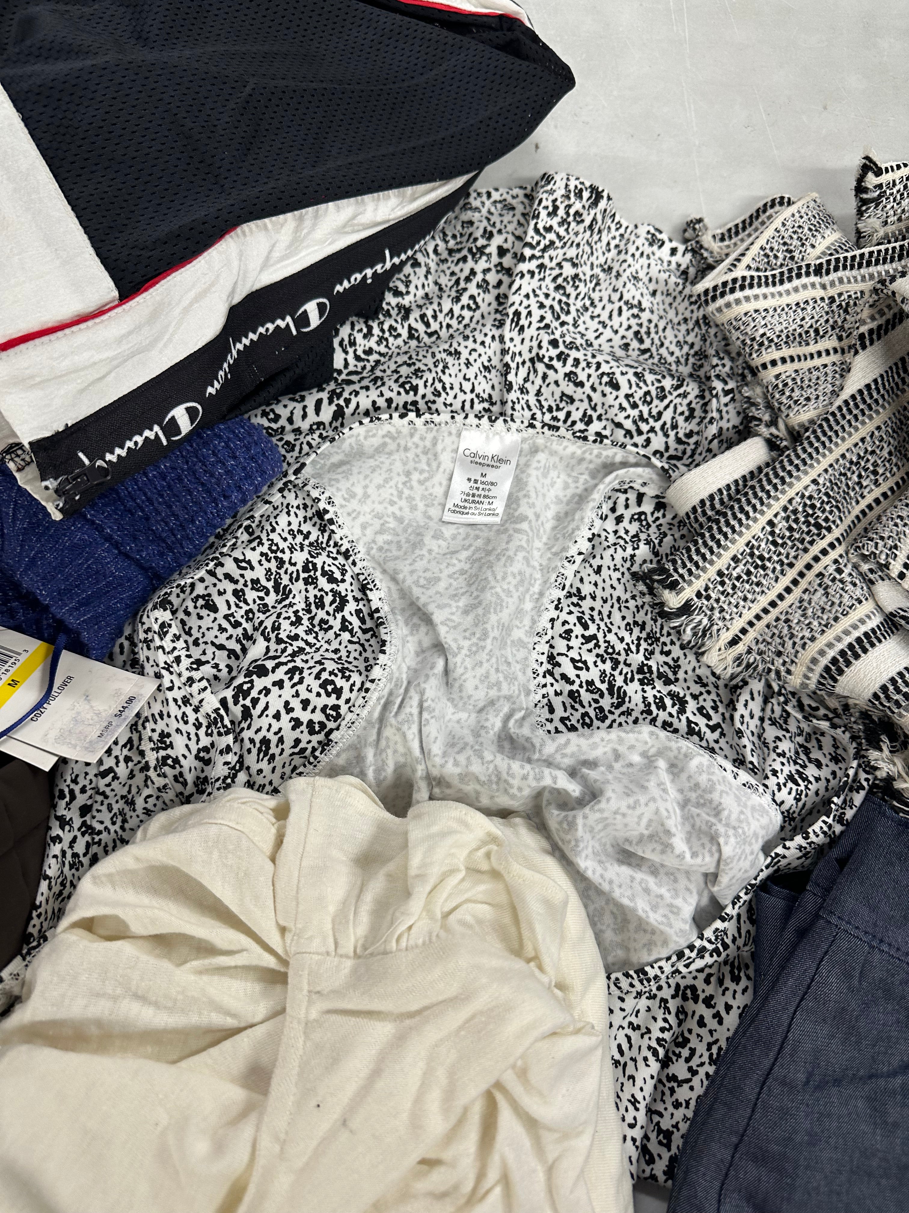 Women's Clothings Assorted Wholesale Lot, MICHAEL KORS, RALPH LAUREN, KASPER, THE NORTH FACE, CALVIN KLEIN, CHAMPION and more, 12 items, CUSTOMER RETURNS