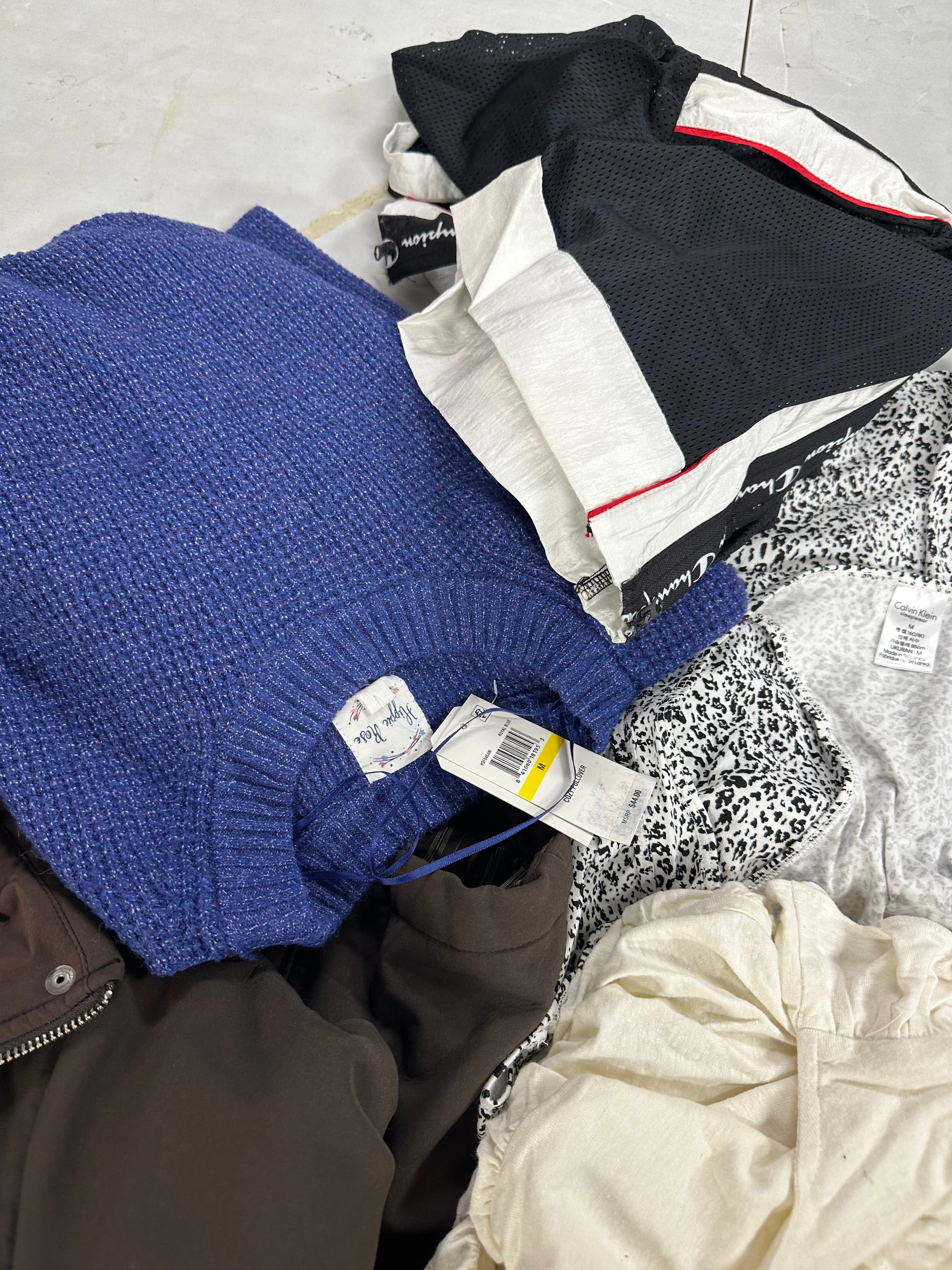 Women's Clothings Assorted Wholesale Lot, MICHAEL KORS, RALPH LAUREN, KASPER, THE NORTH FACE, CALVIN KLEIN, CHAMPION and more, 12 items, CUSTOMER RETURNS