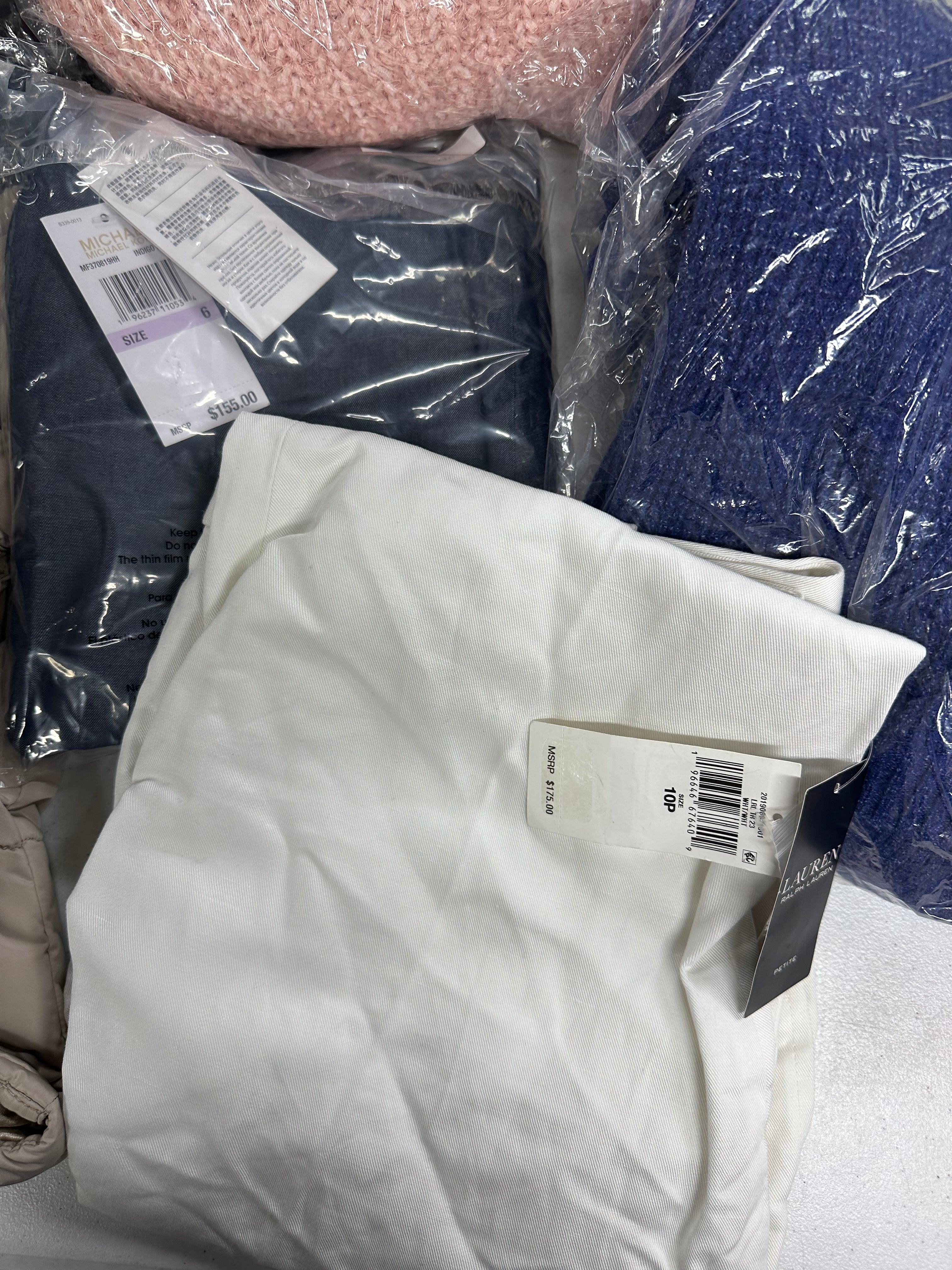 Women's Clothings Assorted Wholesale Lot, COLUMBIA, MICHAEL KORS, LAUREN RALPH LAUREN, CALVIN KLEIN, FRESHMAN and more, 8 items, CUSTOMER RETURNS