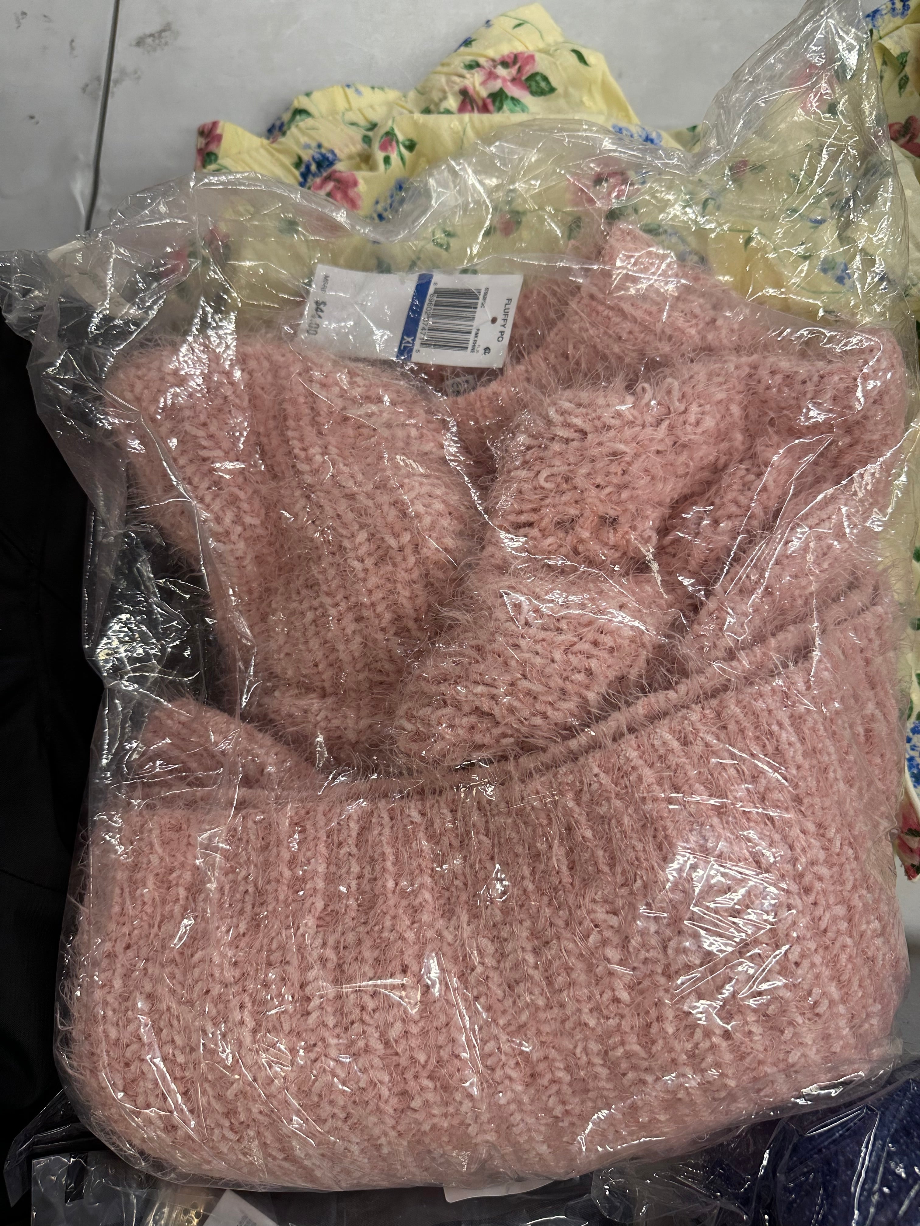 Women's Clothings Assorted Wholesale Lot, COLUMBIA, MICHAEL KORS, LAUREN RALPH LAUREN, CALVIN KLEIN, FRESHMAN and more, 8 items, CUSTOMER RETURNS