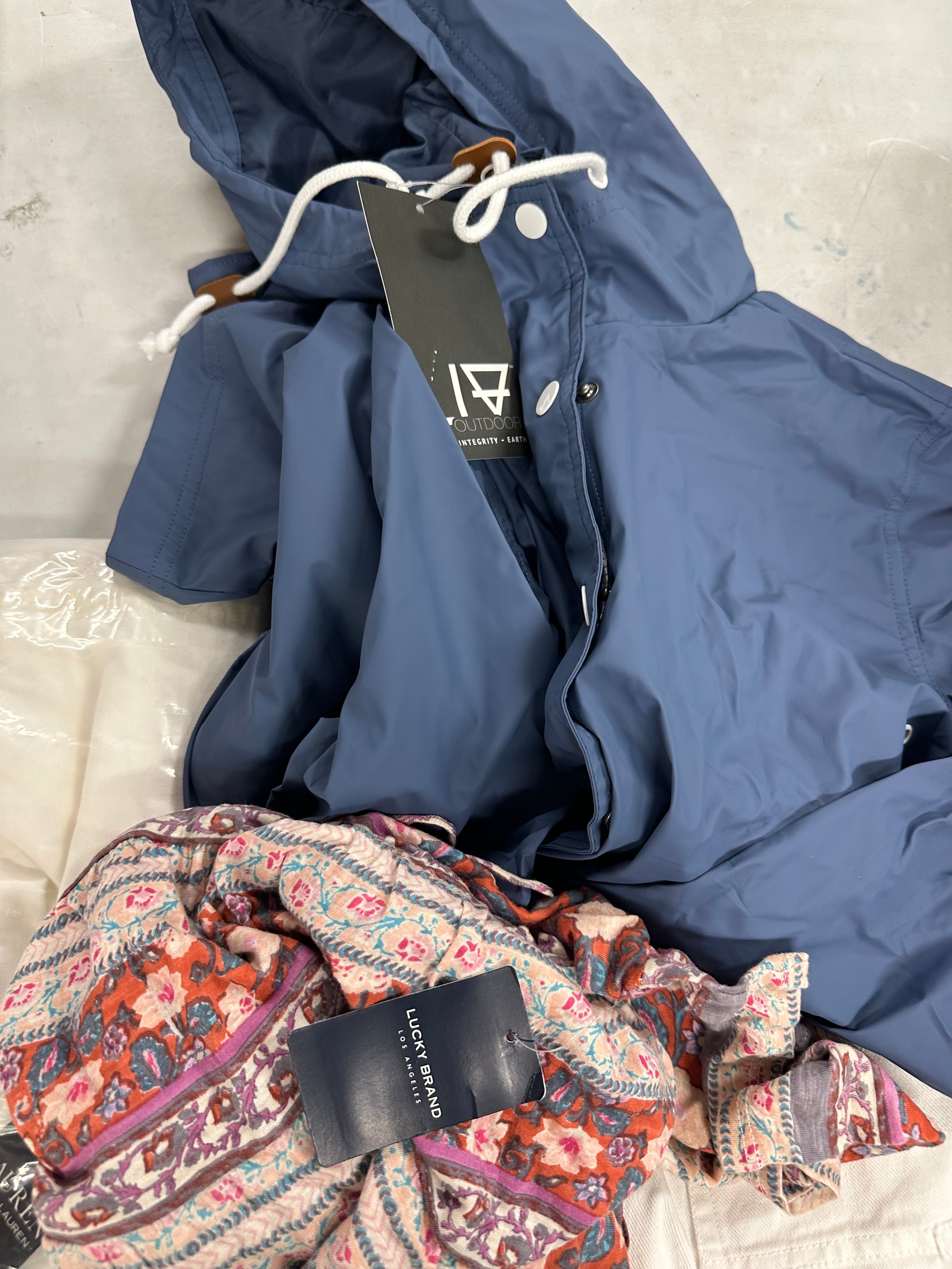 Women's Clothings Assorted Wholesale Lot, LAUREN RALPH LAUREN, LUCKY BRAND, MICHAEL KORS, DKNY, VINCE CAMUTO, BIRCH OUTFITTERS and more, 14 items, CUSTOMER RETURNS