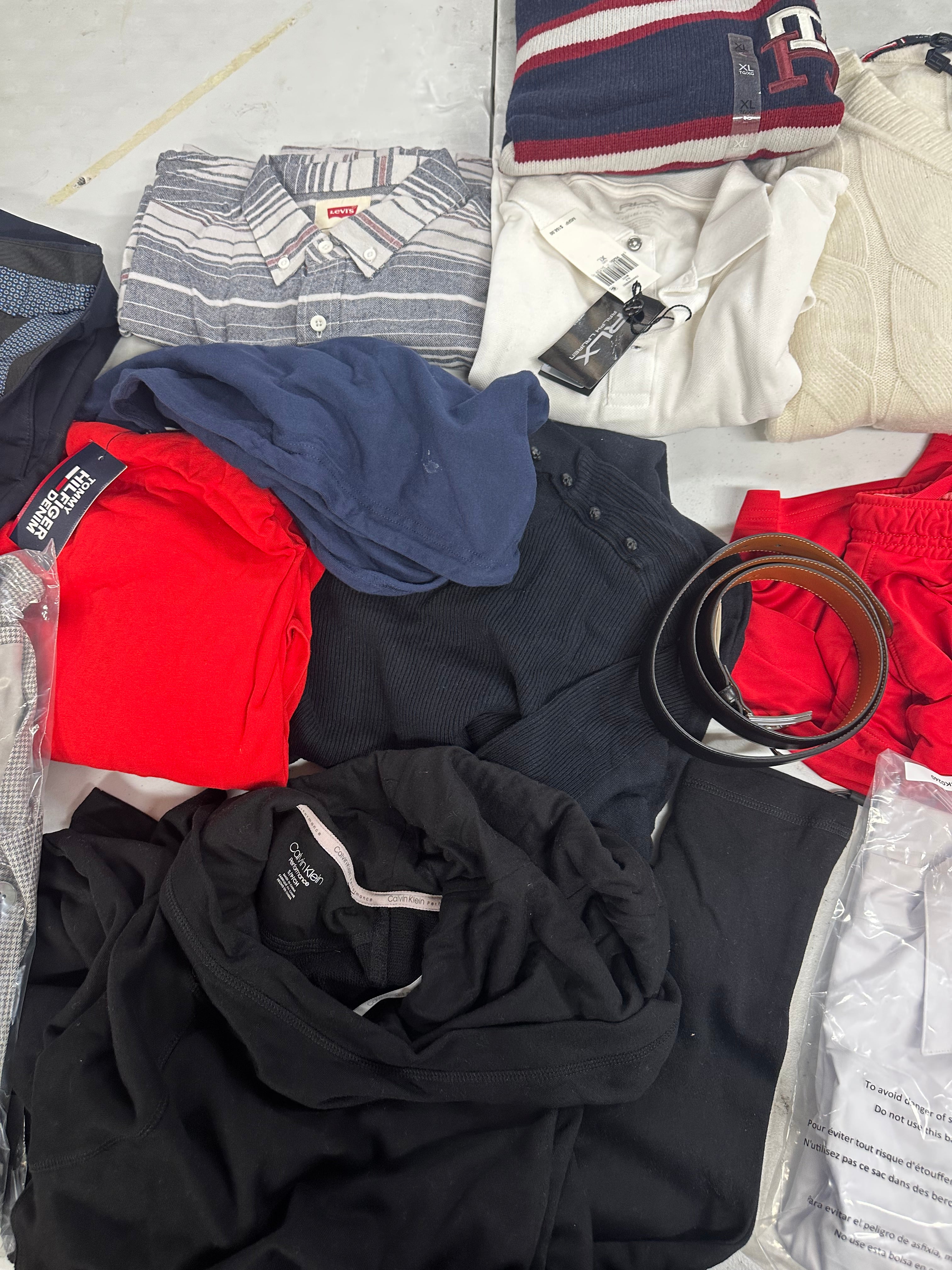 Men's Clothings Assorted Wholesale Lot, UNDER ARMOUR, LEVI'S, TOMMY HILFIGER, LAUREN RALPH LAUREN and more, 12 items, CUSTOMER RETURNS