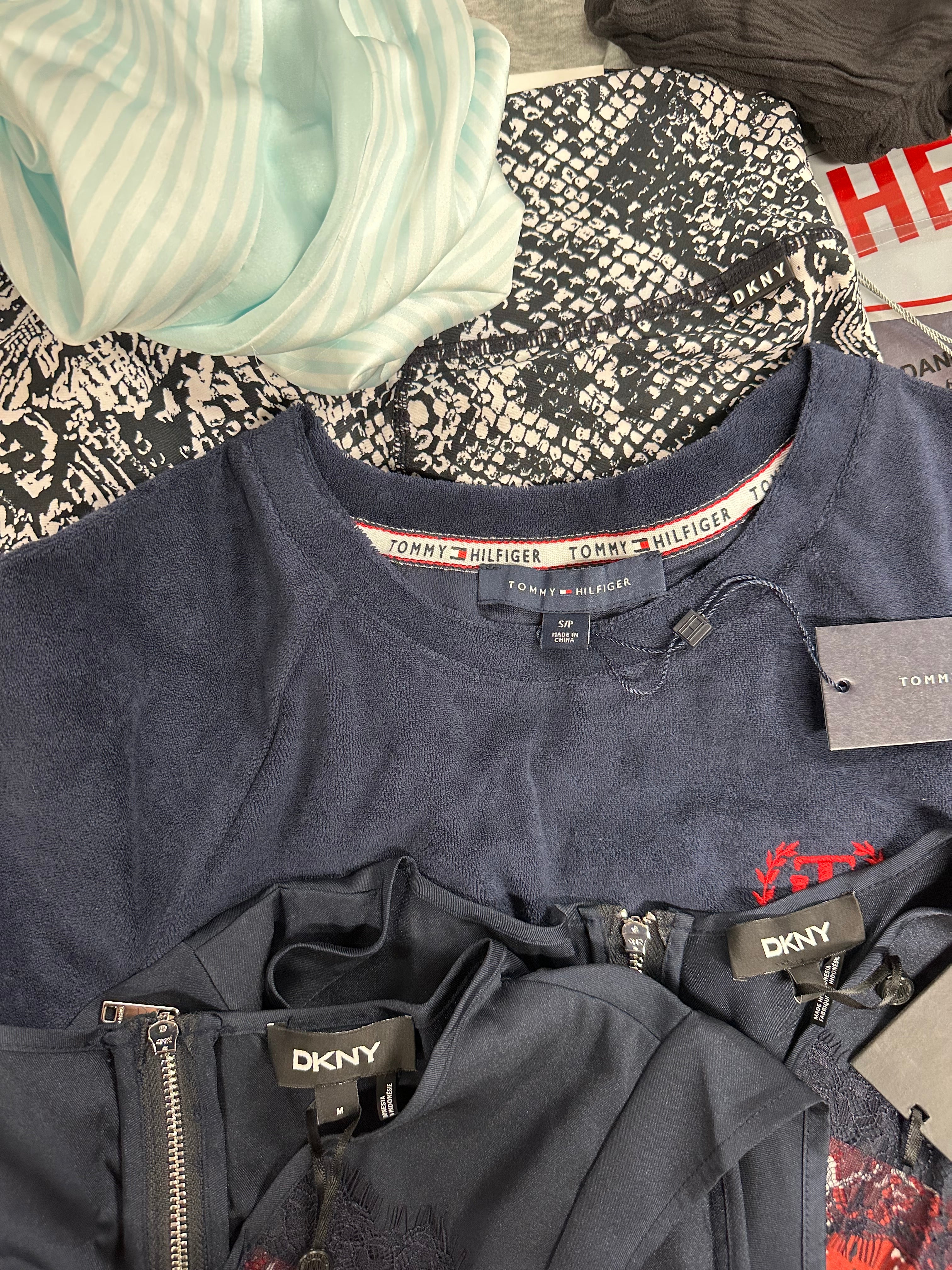 Women's Clothing Tops Wholesale Lot, TOMMY HILFIGER, ADIDAS, UNDER ARMOUR, KENDALL + KYLIE. 1 STATE and more, 15 items, Shelf Pulls, MSRP $970