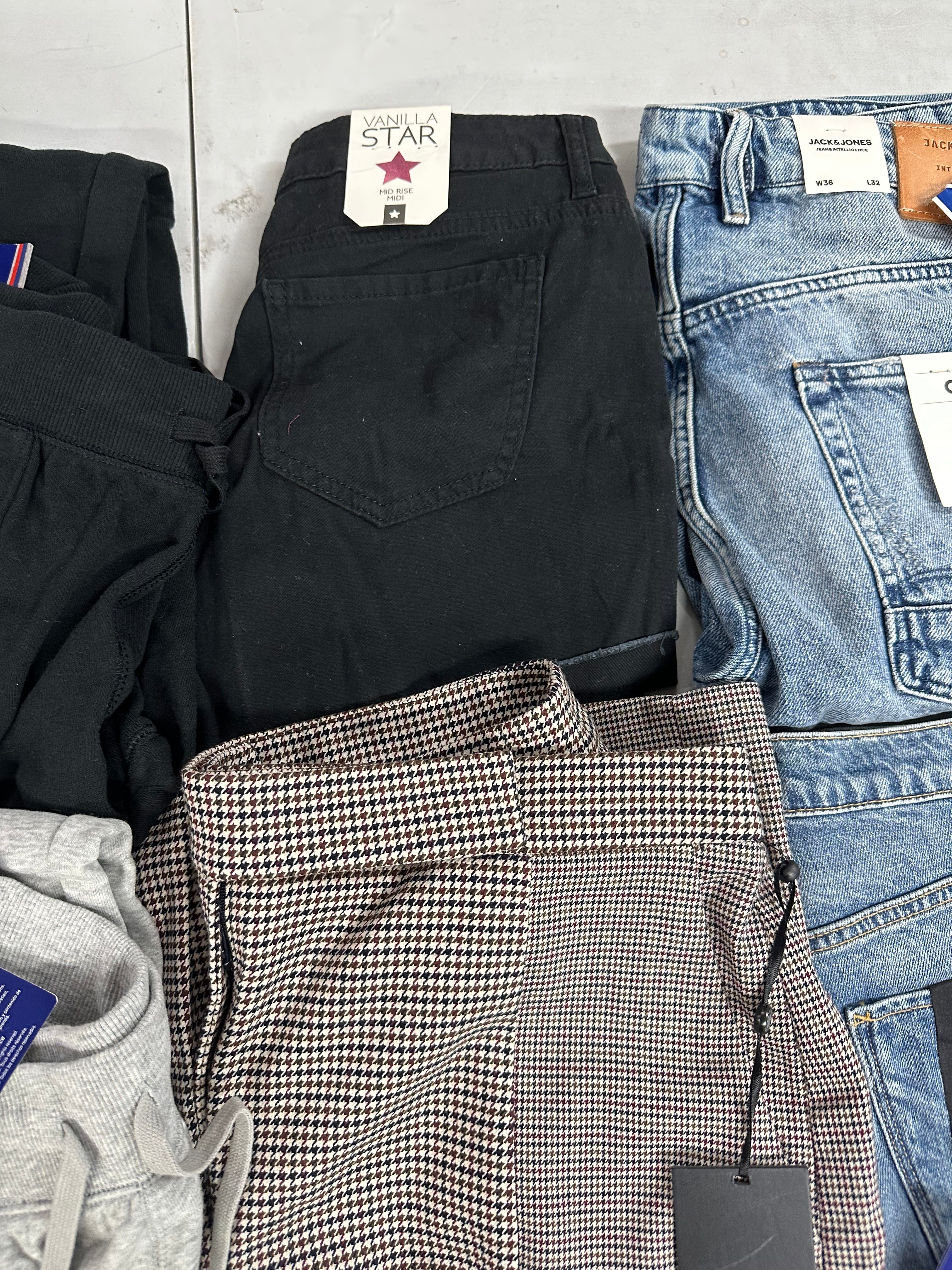 Women's Clothing Bottoms Wholesale Lot, HUDSON, ASICS, DKNY, RALPH LAUREN, CHAMPION and more, 13 items, Shelf Pulls, MSRP $1,250
