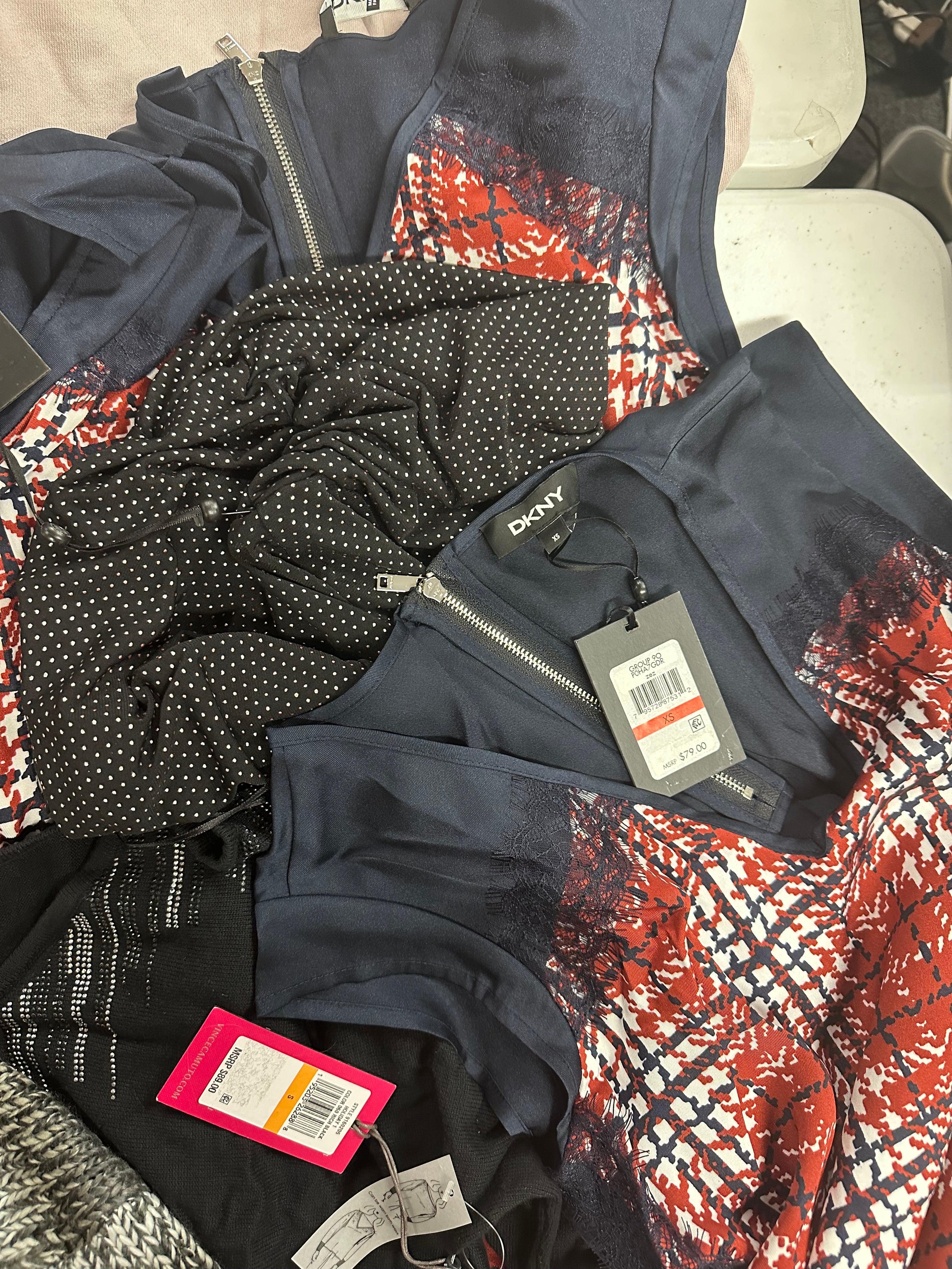Women's Clothing Assorted Wholesale Lot, LEVI'S, DKNY, RACHEL ROY, FREE PEOPLE, CALVIN KLEIN, CHAMPION and more, 15 items, Shelf Pulls, MSRP $1,159