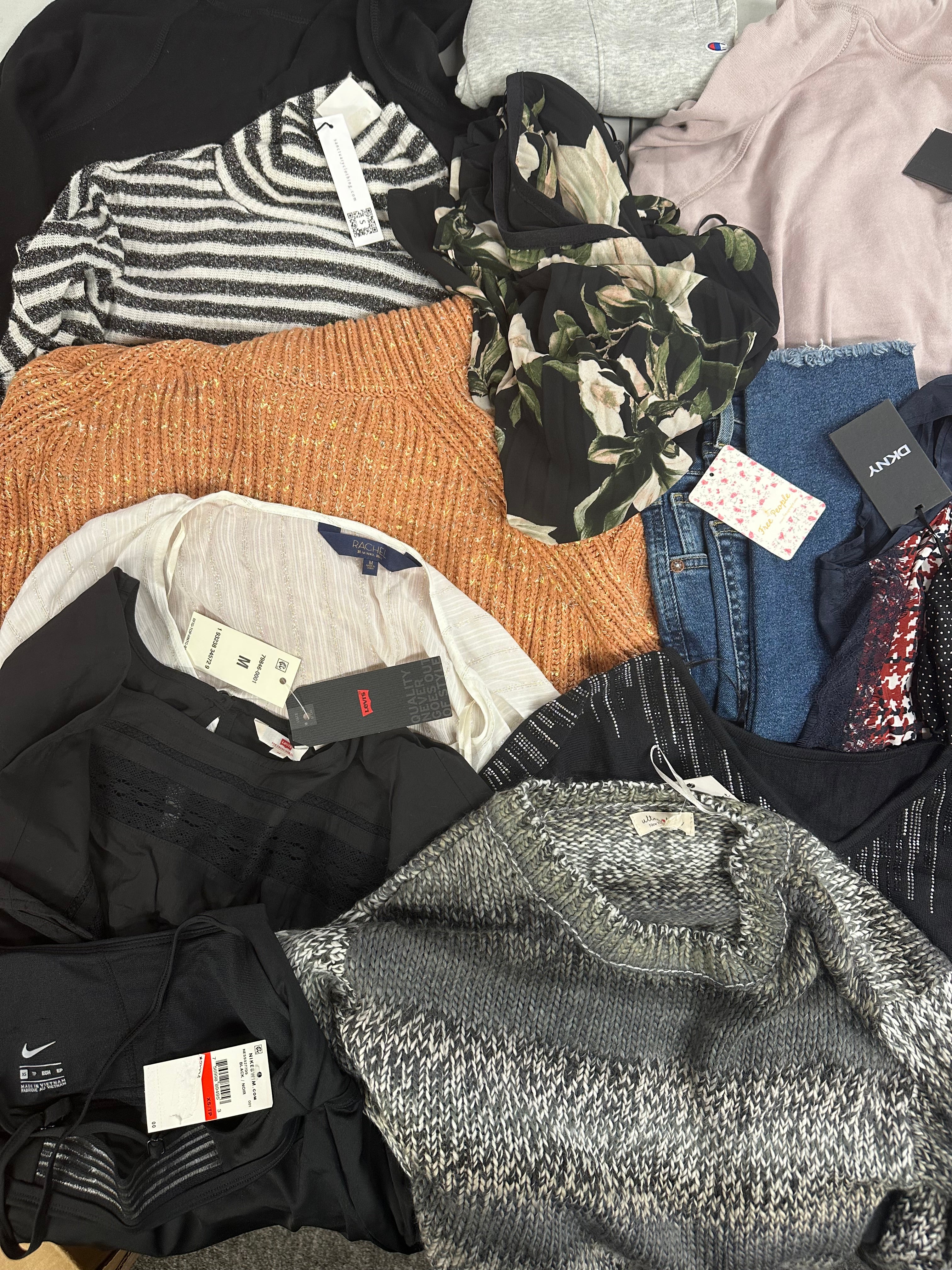 Women's Clothing Assorted Wholesale Lot, LEVI'S, DKNY, RACHEL ROY, FREE PEOPLE, CALVIN KLEIN, CHAMPION and more, 15 items, Shelf Pulls, MSRP $1,159