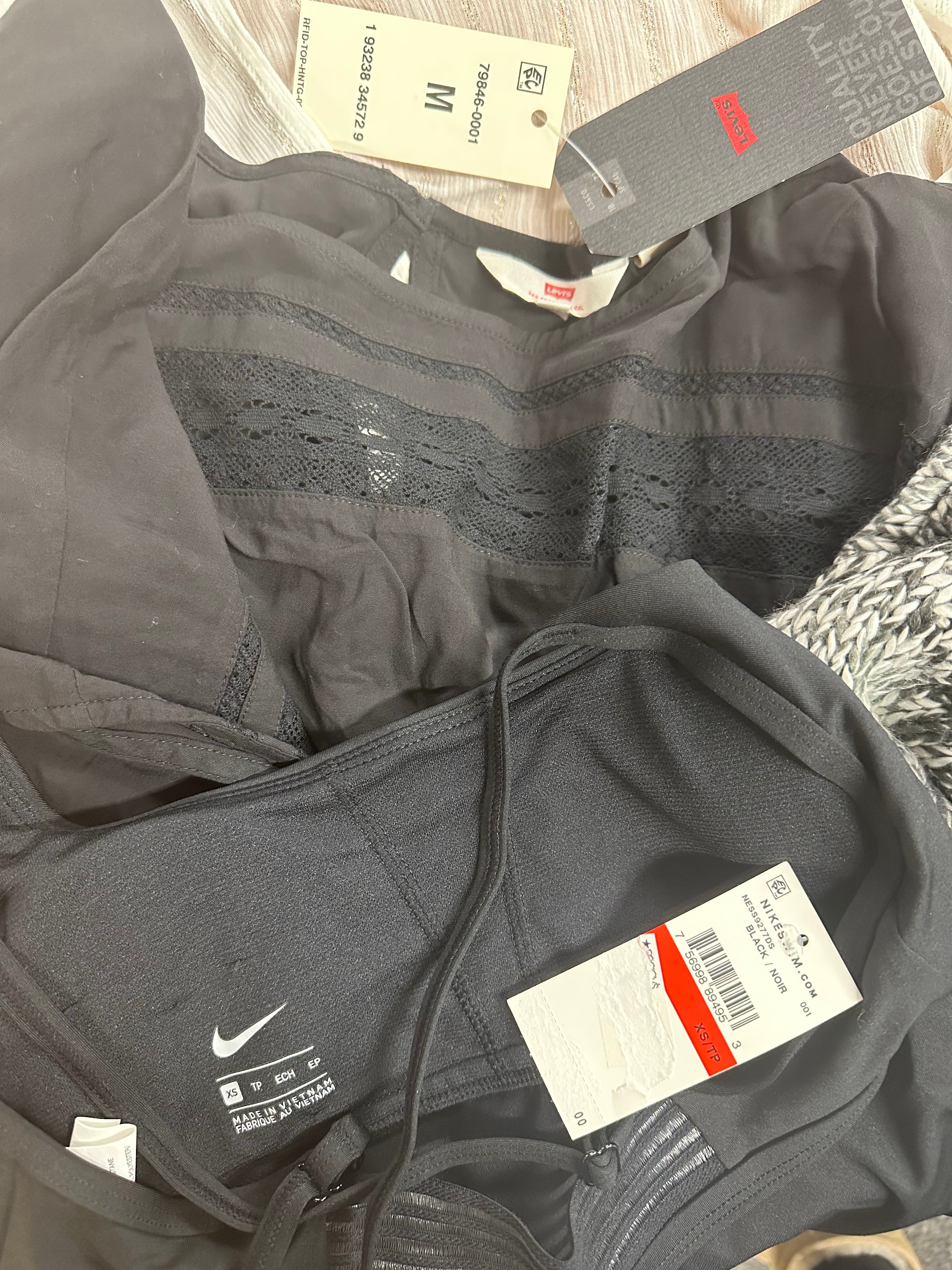 Women's Clothing Assorted Wholesale Lot, LEVI'S, DKNY, RACHEL ROY, FREE PEOPLE, CALVIN KLEIN, CHAMPION and more, 15 items, Shelf Pulls, MSRP $1,159